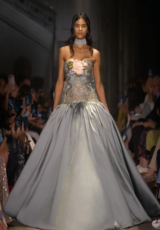 Look 22 sold by Elie Saab