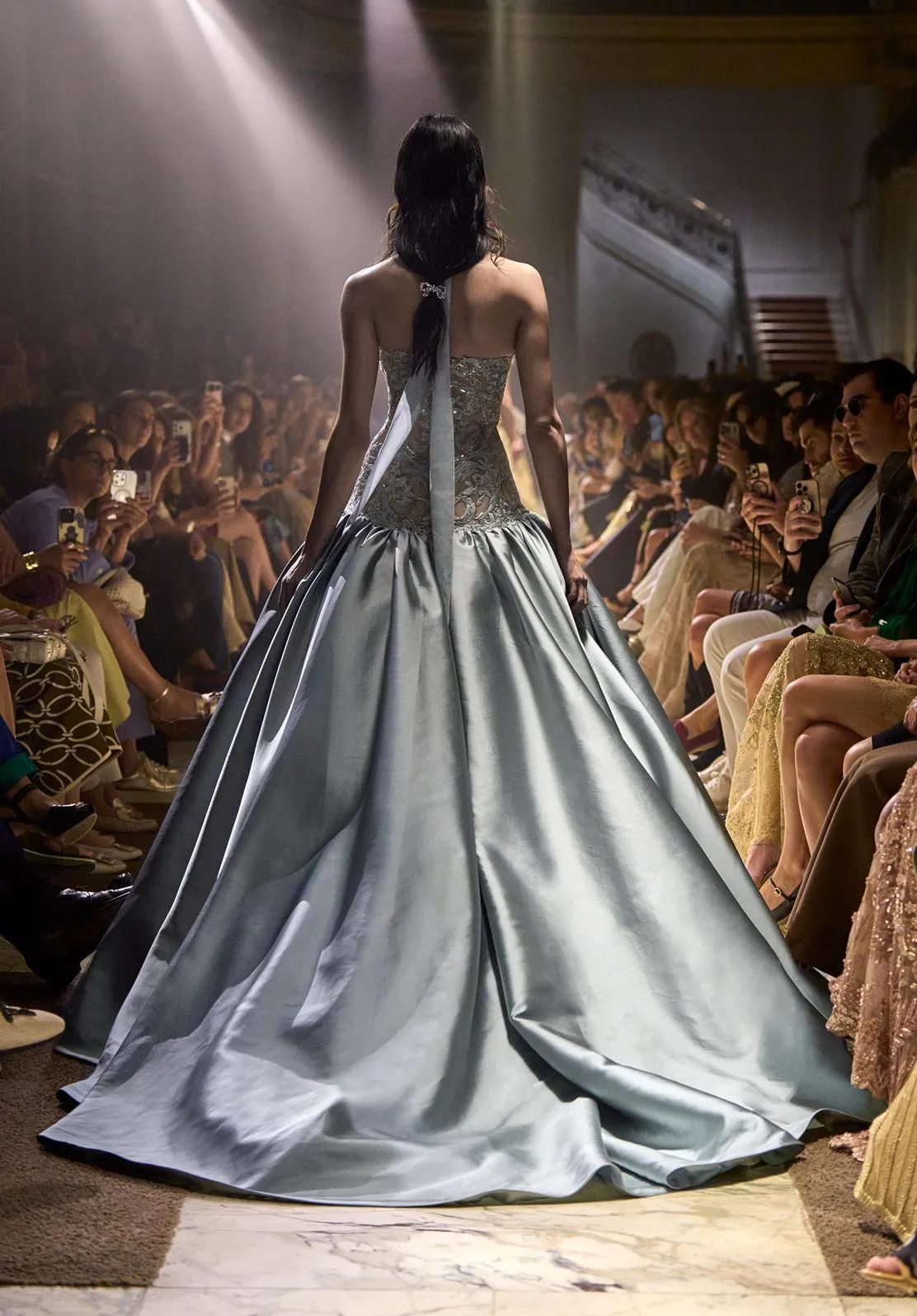 Look 22 sold by Elie Saab product image thumbnail 2