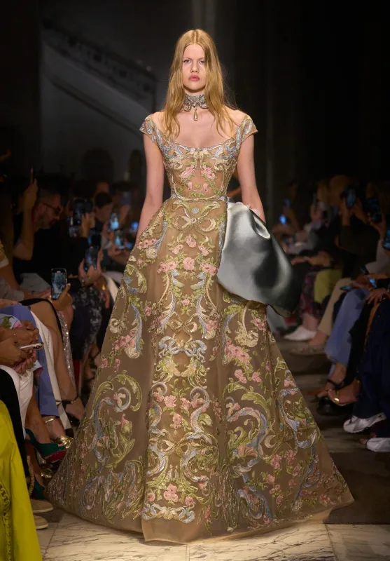 Look 21 sold by Elie Saab