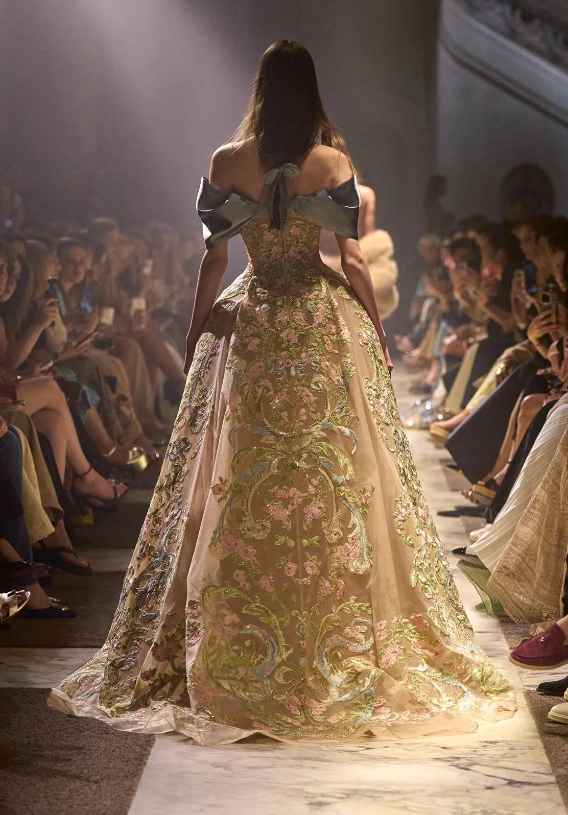 Look 18 sold by Elie Saab product image thumbnail 2