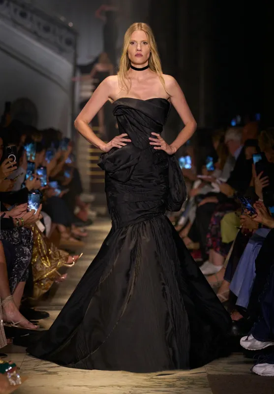 Look 1 sold by Elie Saab