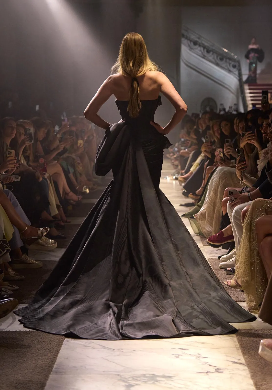 Look 1 sold by Elie Saab product image thumbnail 2