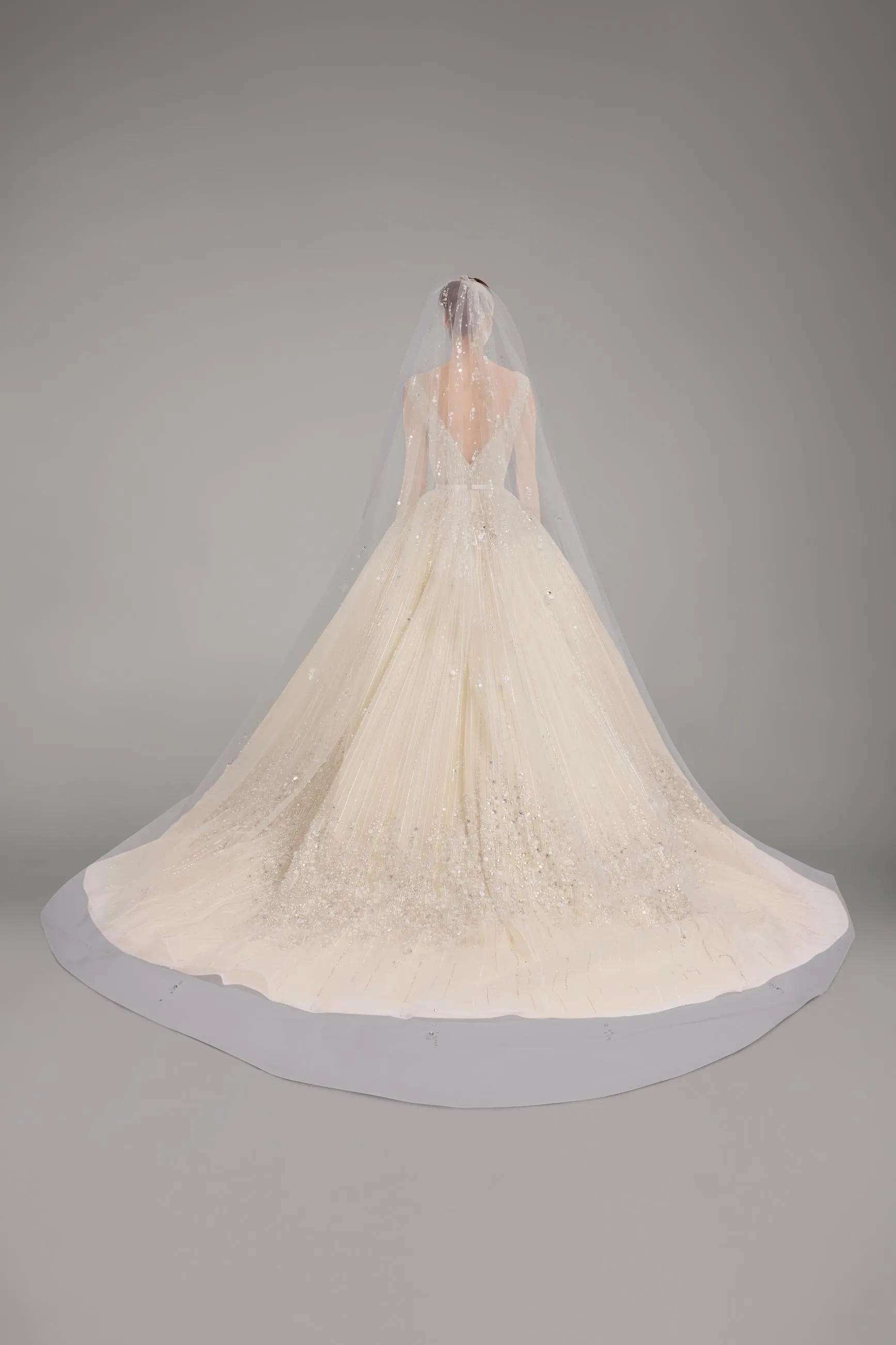 Look 18 sold by Elie Saab product image thumbnail 5