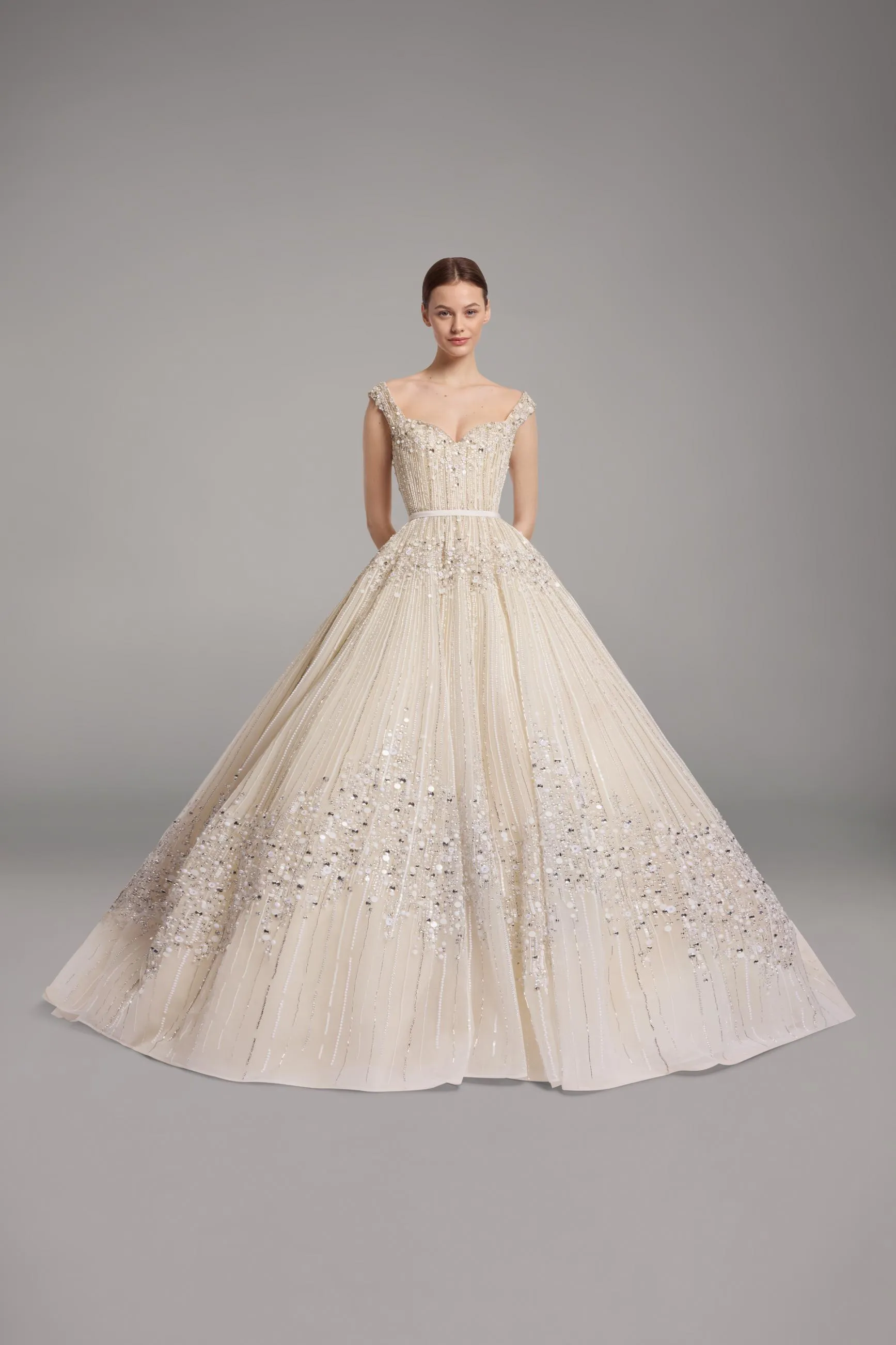 Look 18 sold by Elie Saab product image thumbnail 2