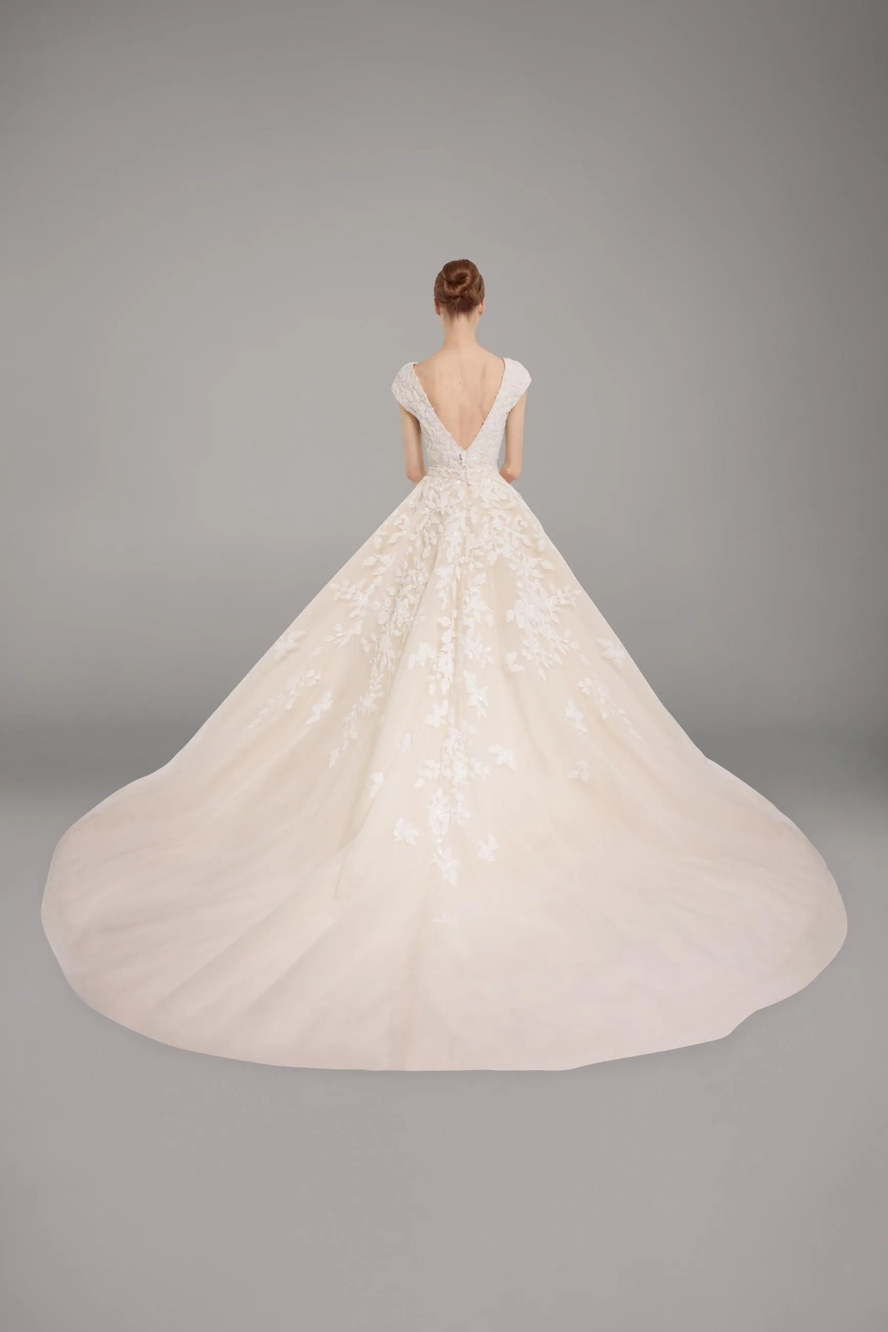 Look 15 sold by Elie Saab product image thumbnail 3