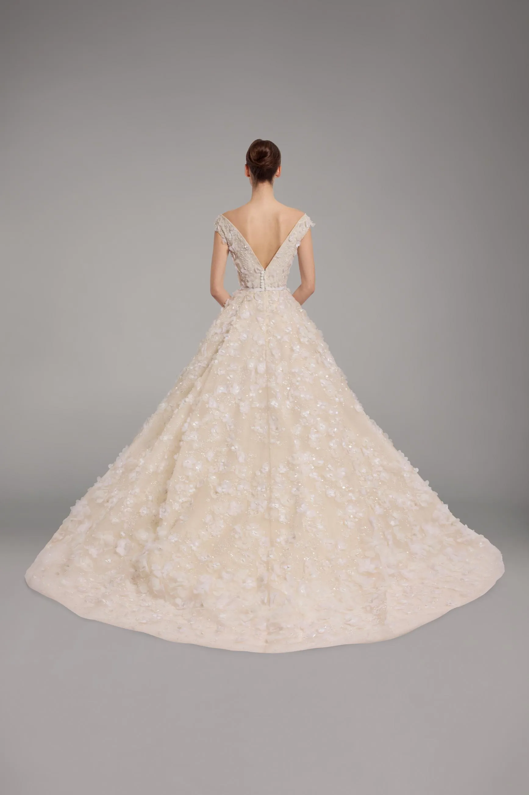 Look 16 sold by Elie Saab product image thumbnail 3