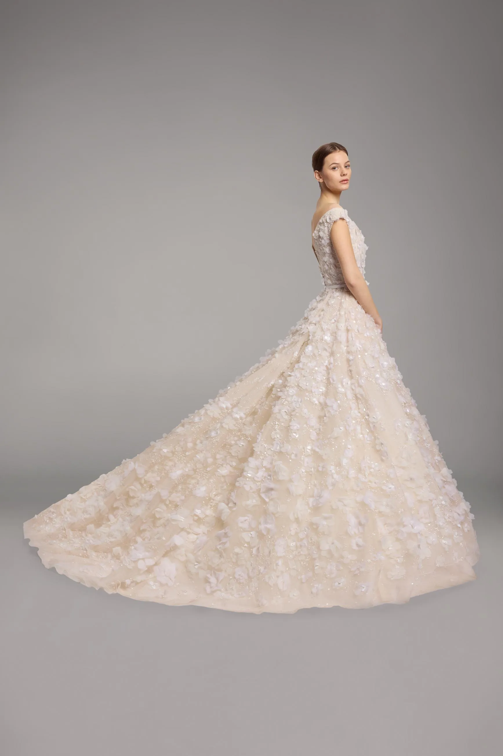 Look 16 sold by Elie Saab product image thumbnail 4