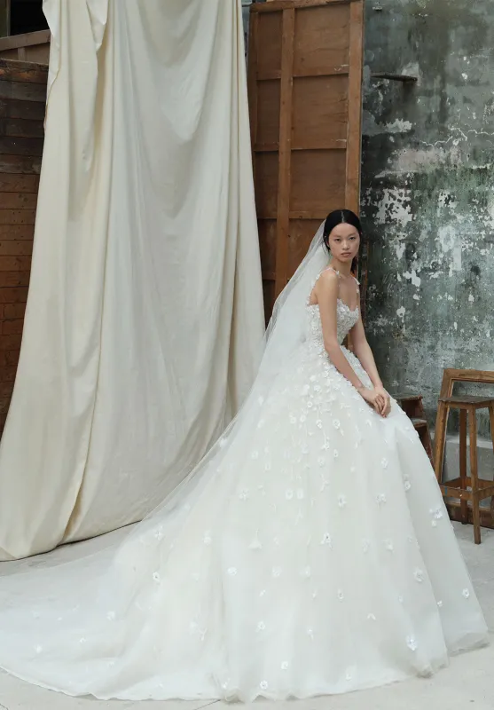 Look 8 sold by Elie Saab