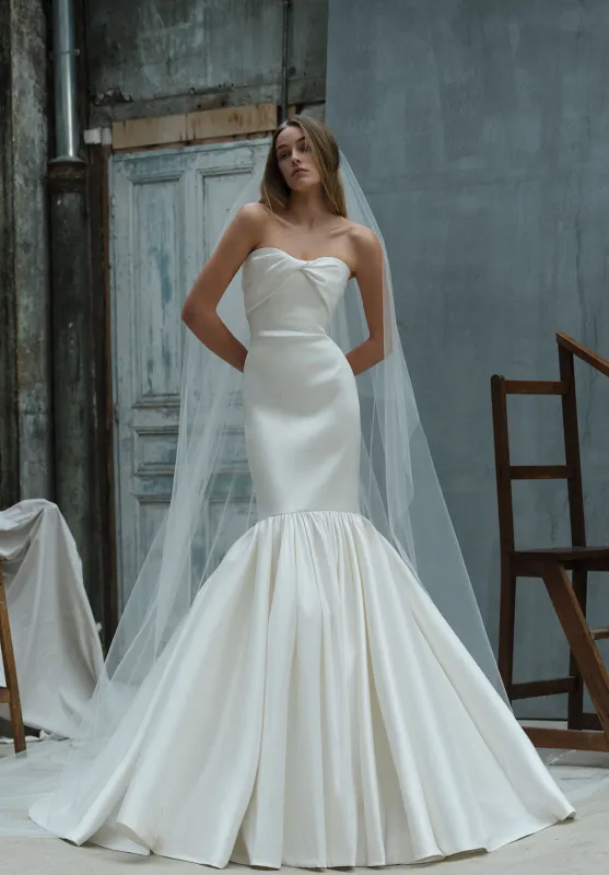 Look 3 sold by Elie Saab