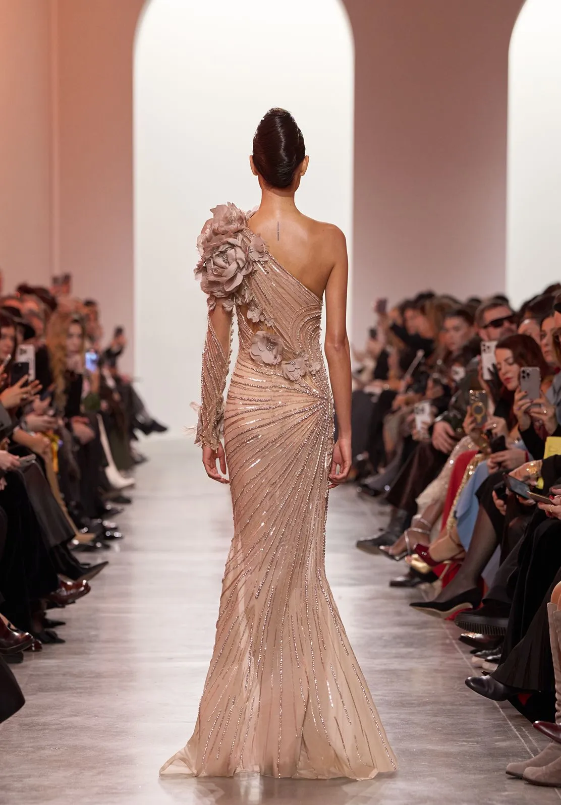 Look 33 sold by Elie Saab product image thumbnail 2