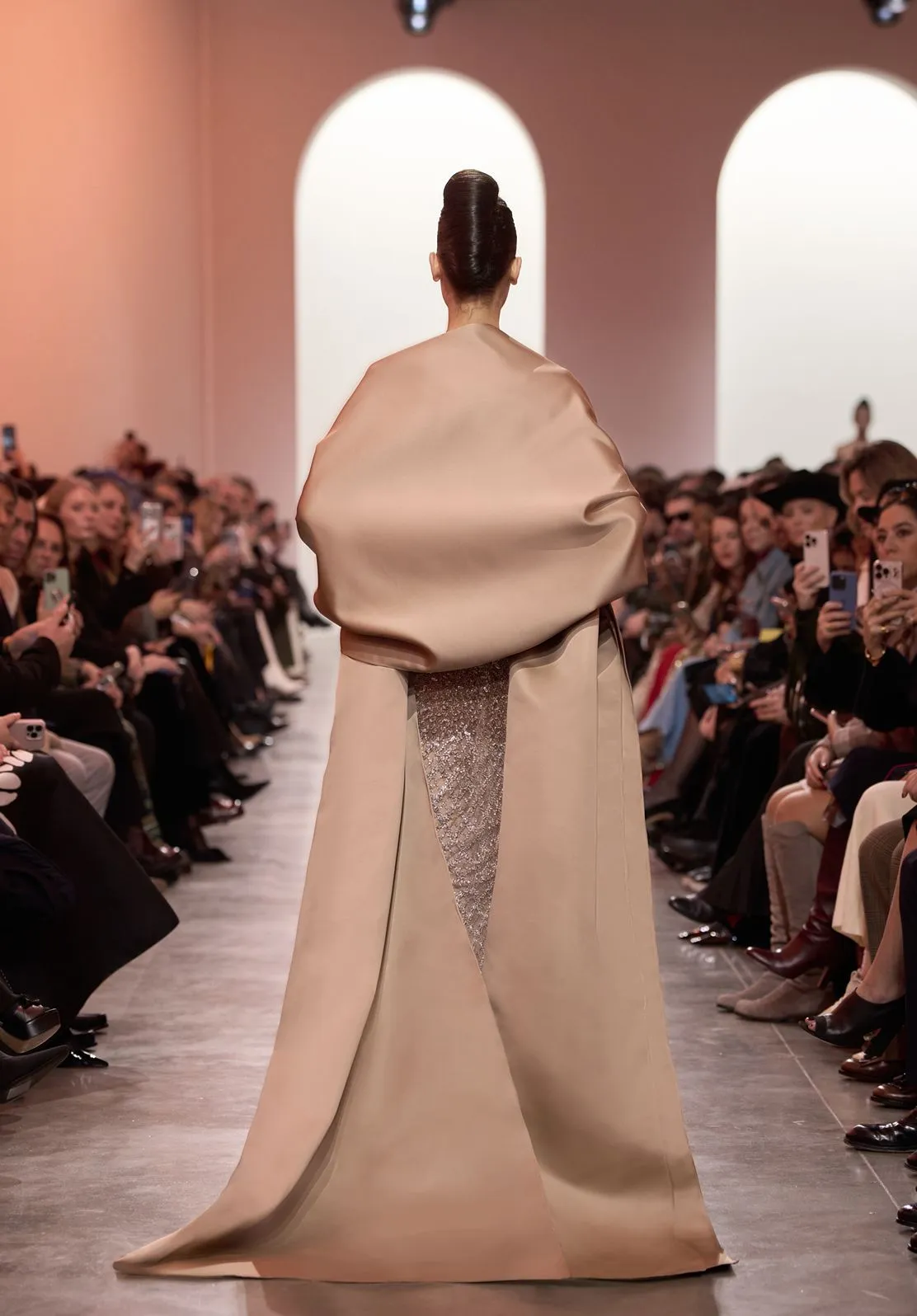 Look 23 sold by Elie Saab product image thumbnail 2