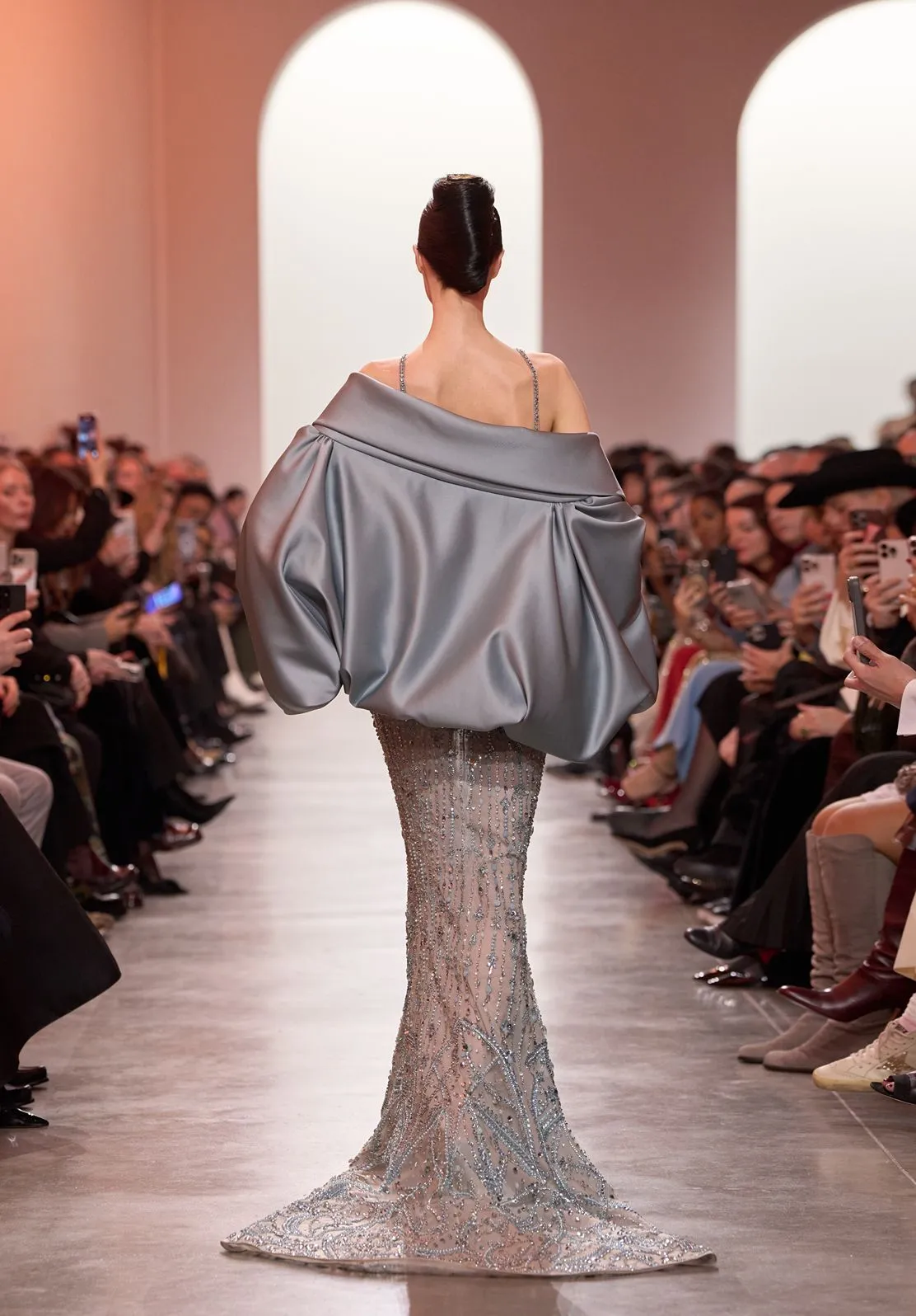 Look 20 sold by Elie Saab product image thumbnail 2
