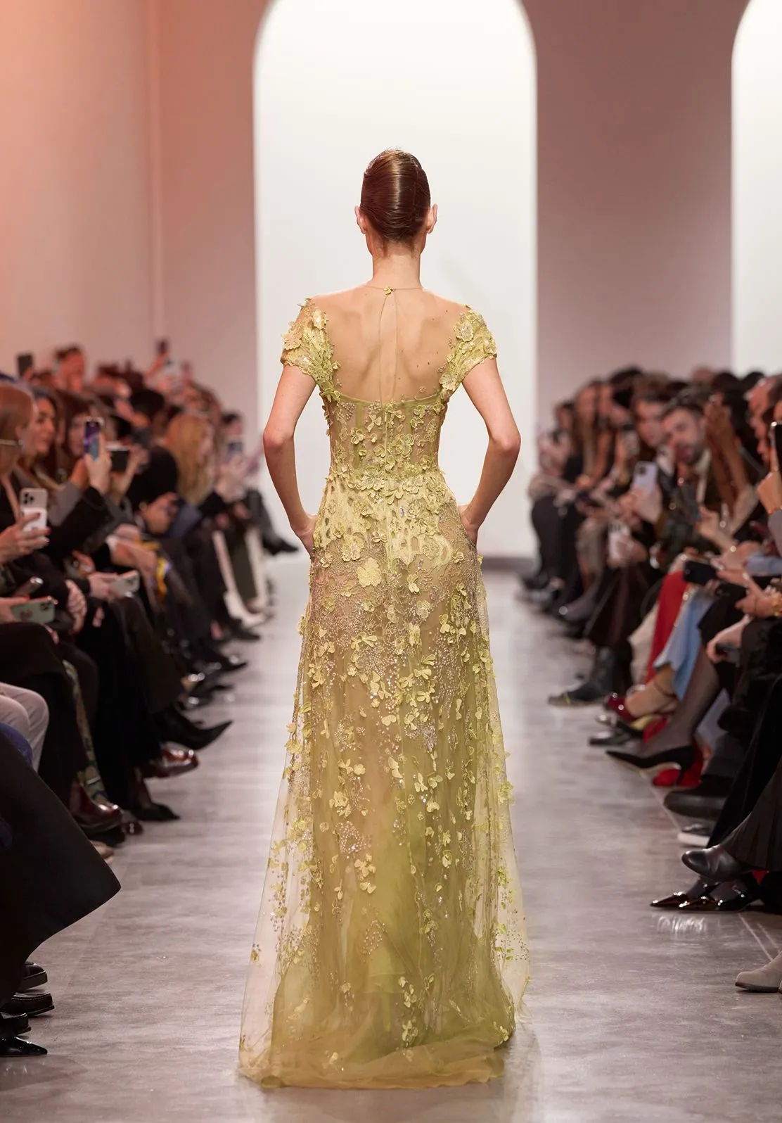 Look 11 sold by Elie Saab product image thumbnail 2