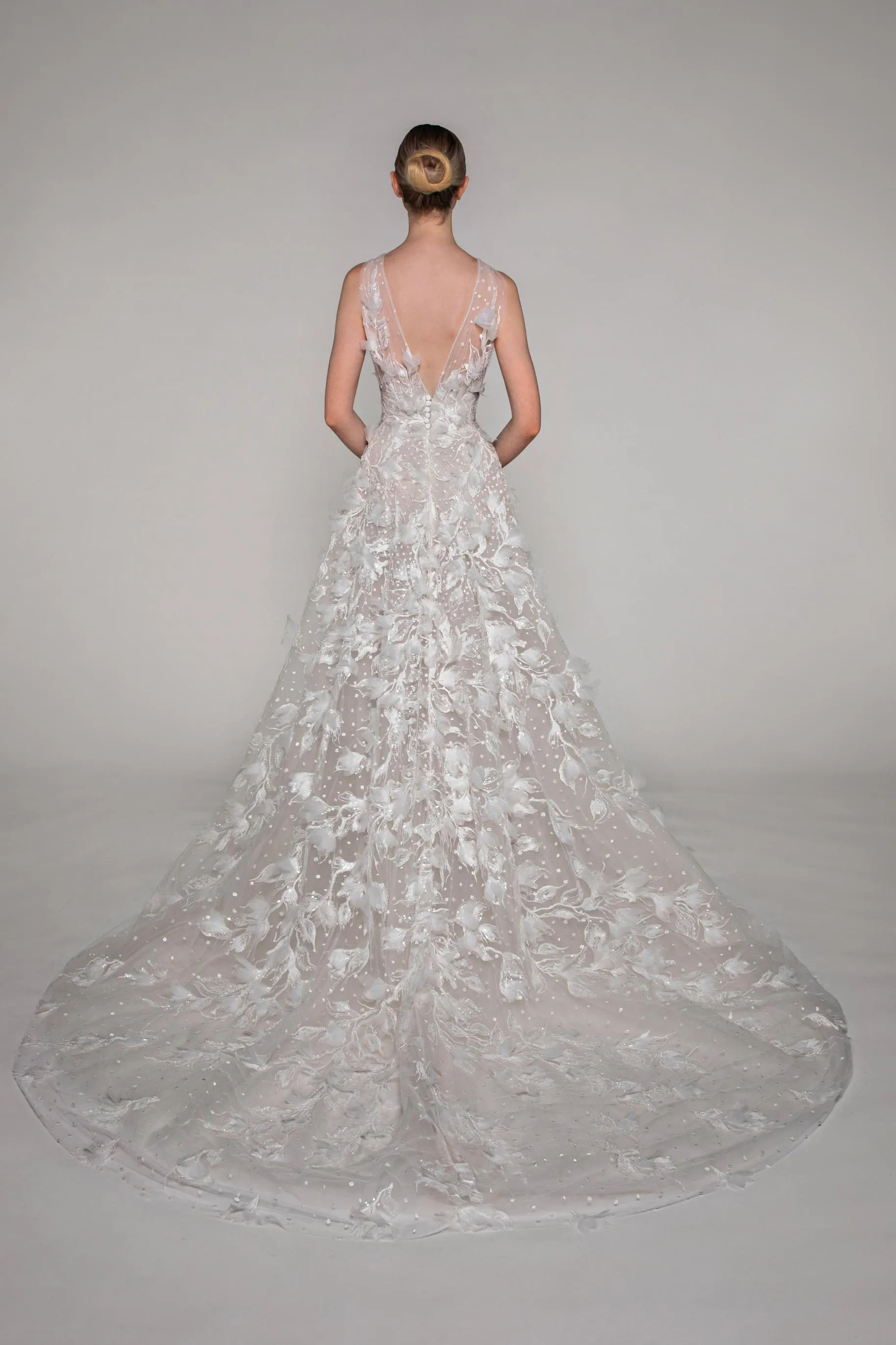 Look 11 sold by Elie Saab product image thumbnail 5