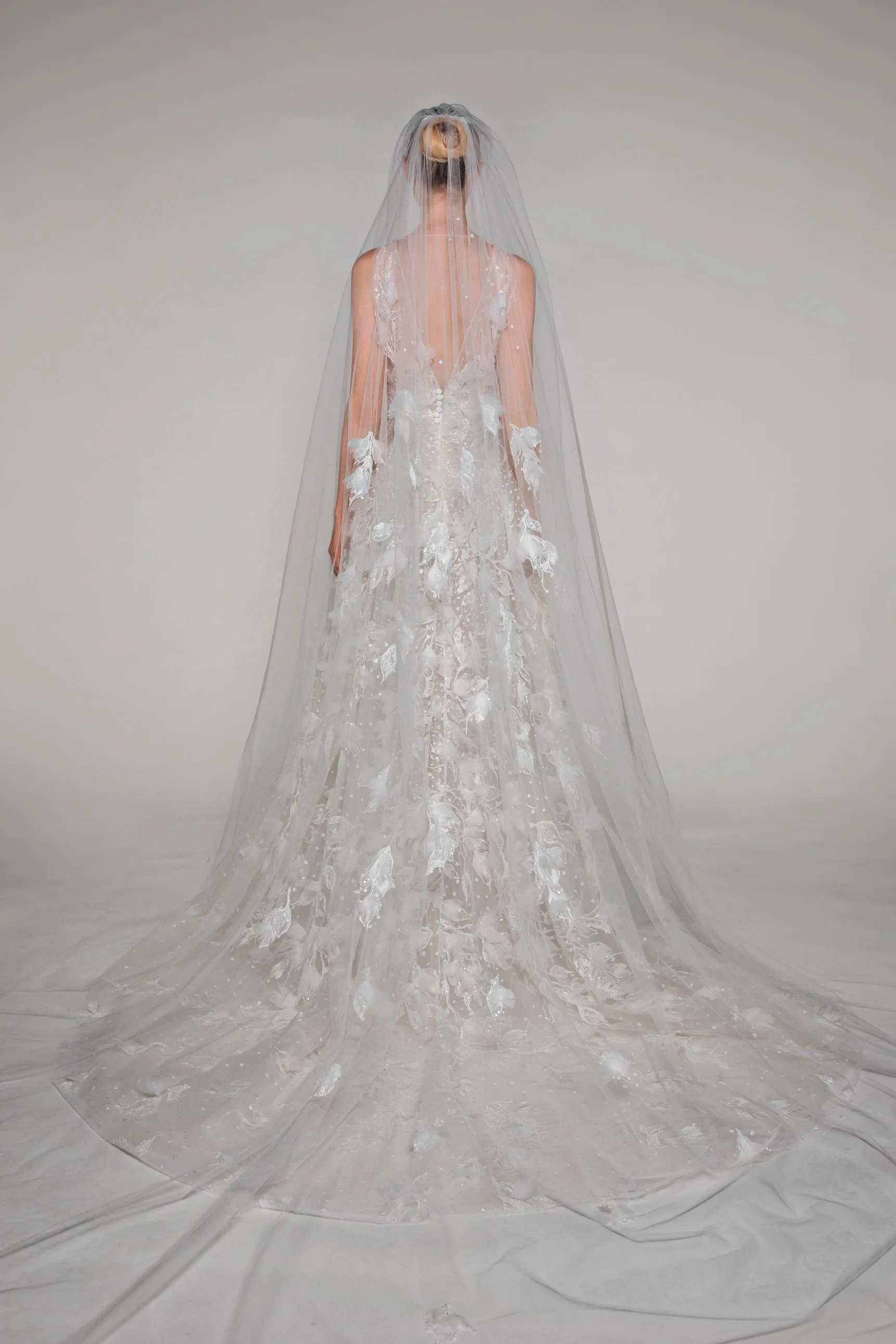 Look 11 sold by Elie Saab product image thumbnail 4