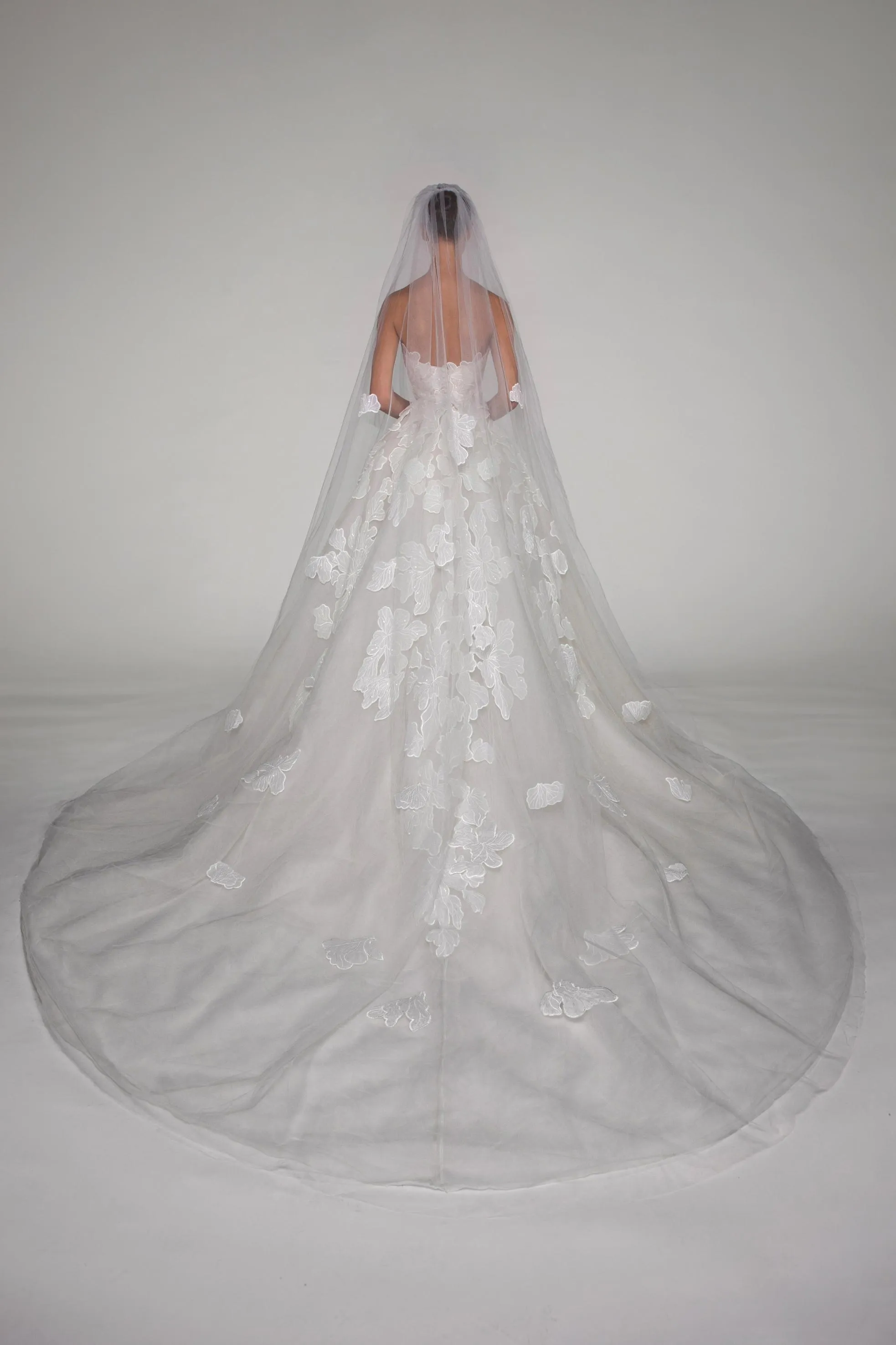 Look 10 sold by Elie Saab product image thumbnail 4