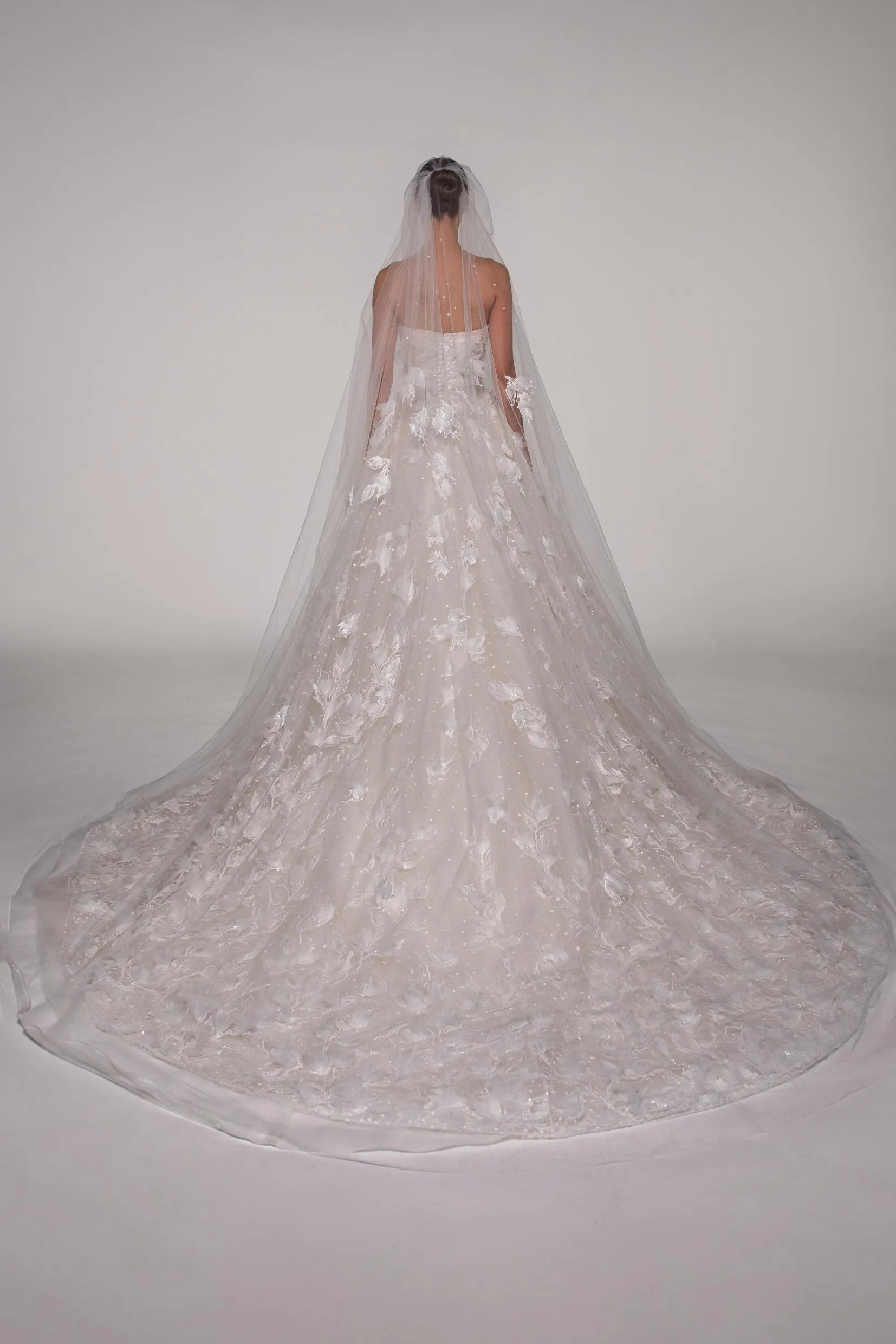 Look 8 sold by Elie Saab product image thumbnail 4