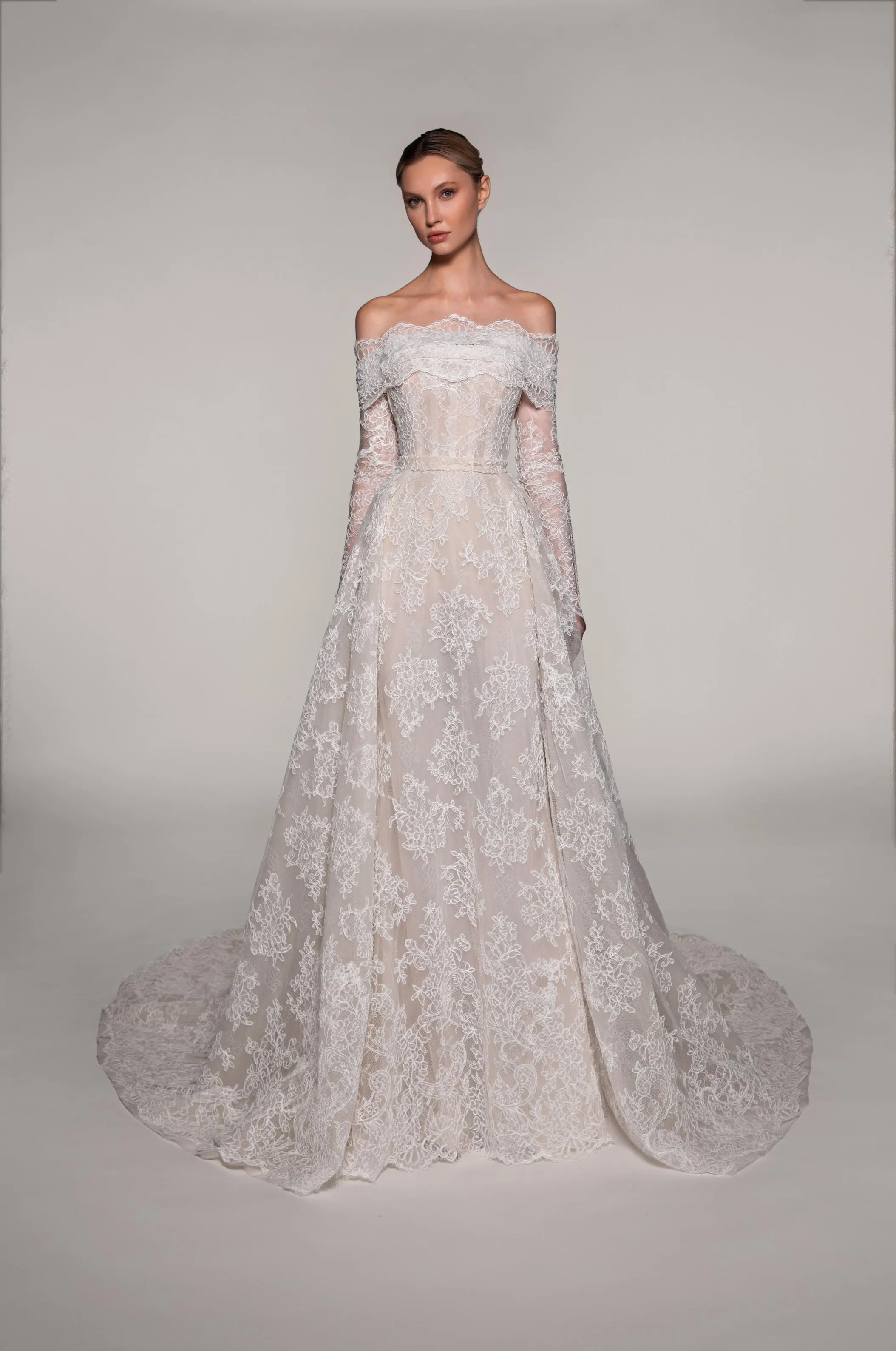 Look 4 sold by Elie Saab product image thumbnail 3
