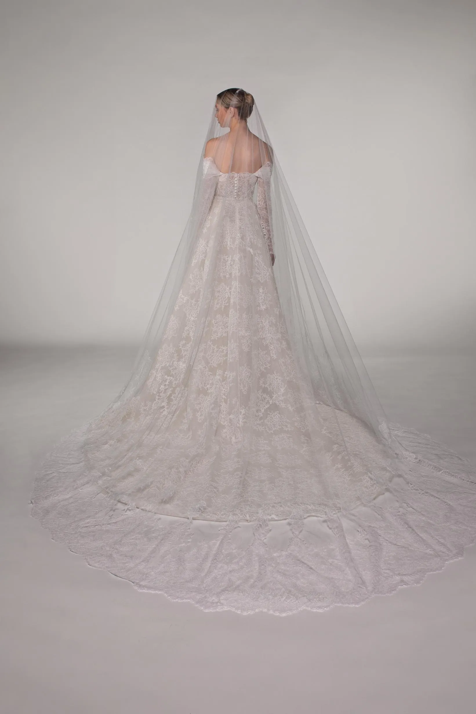 Look 4 sold by Elie Saab product image thumbnail 4