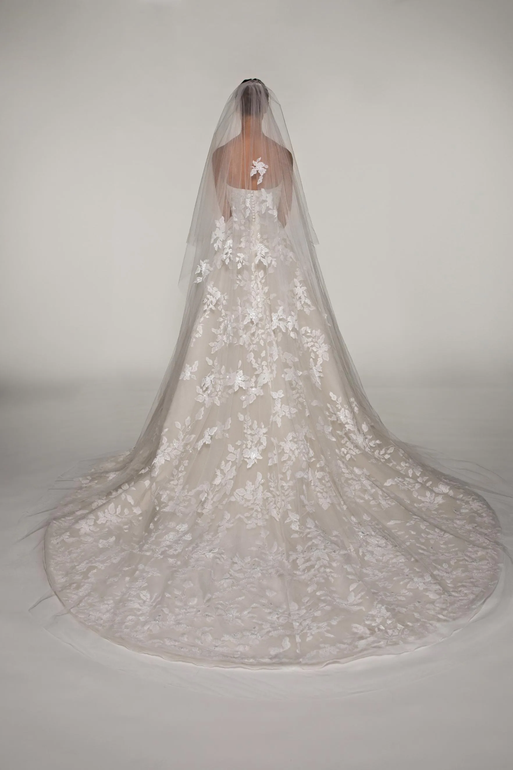 Look 2 sold by Elie Saab product image thumbnail 4