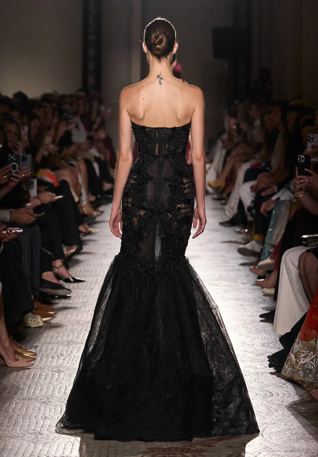 Look 23 sold by Elie Saab product image thumbnail 2