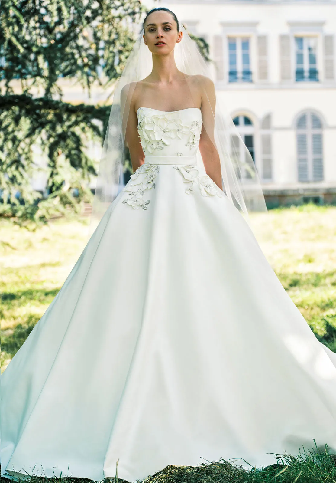 Look 7 sold by Elie Saab