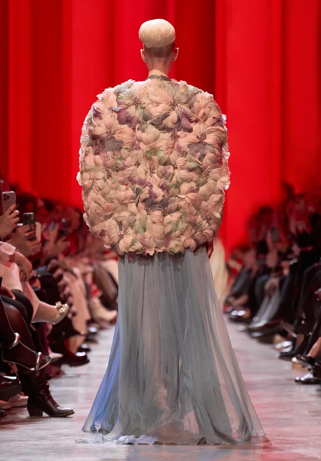 Look 33 sold by Elie Saab product image thumbnail 2