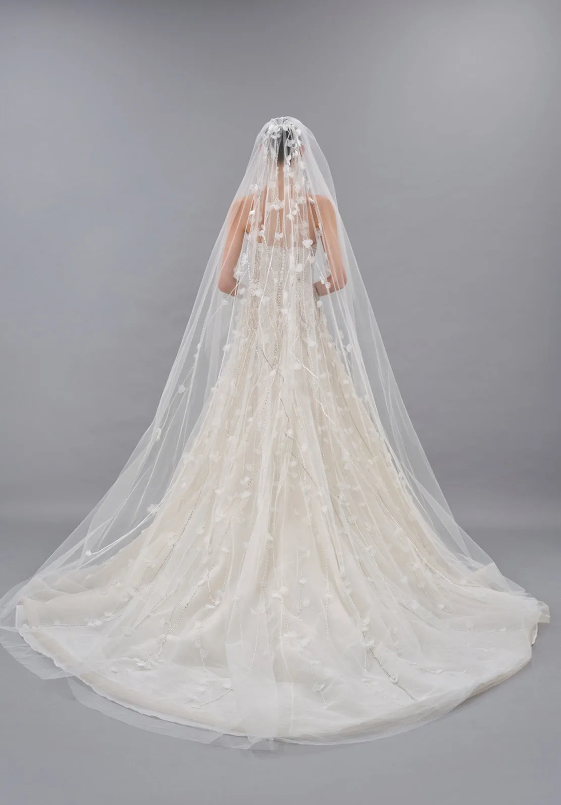 LOOK 14 sold by Elie Saab product image thumbnail 5