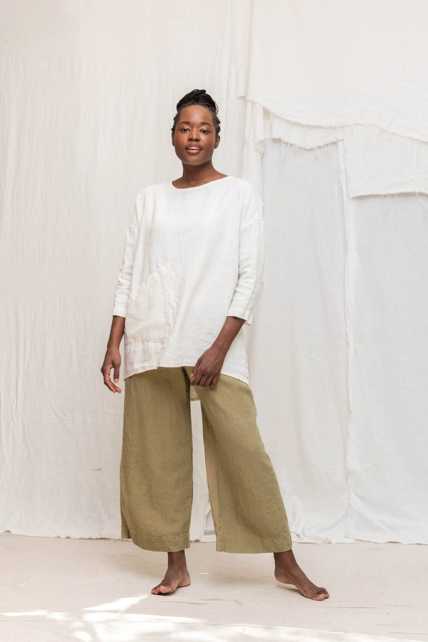 Long Sleeve Harper Tunic in New Midweight Linen sold by Elizabeth Suzann product image thumbnail 2