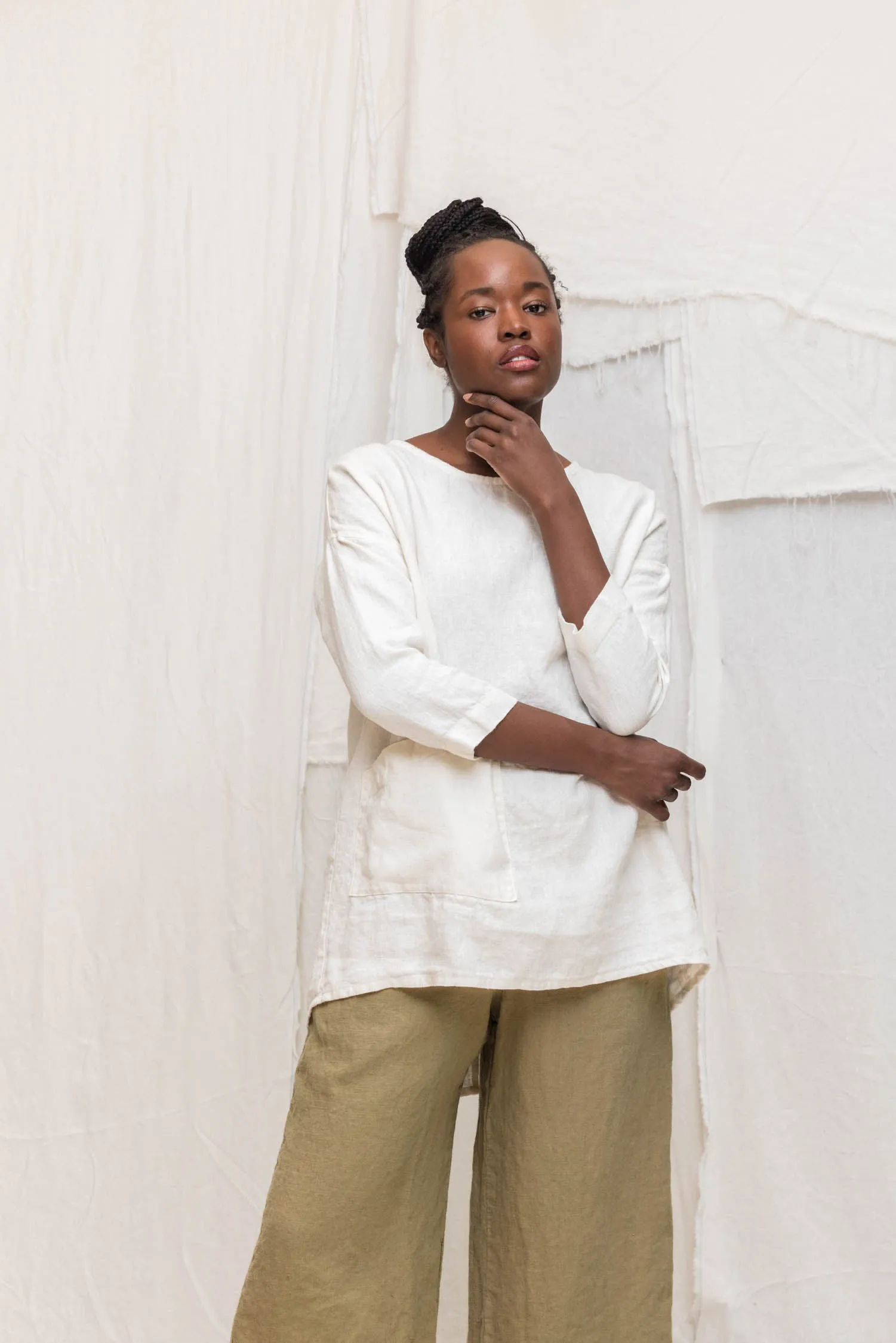 Long Sleeve Harper Tunic in New Midweight Linen sold by Elizabeth Suzann product image thumbnail 3