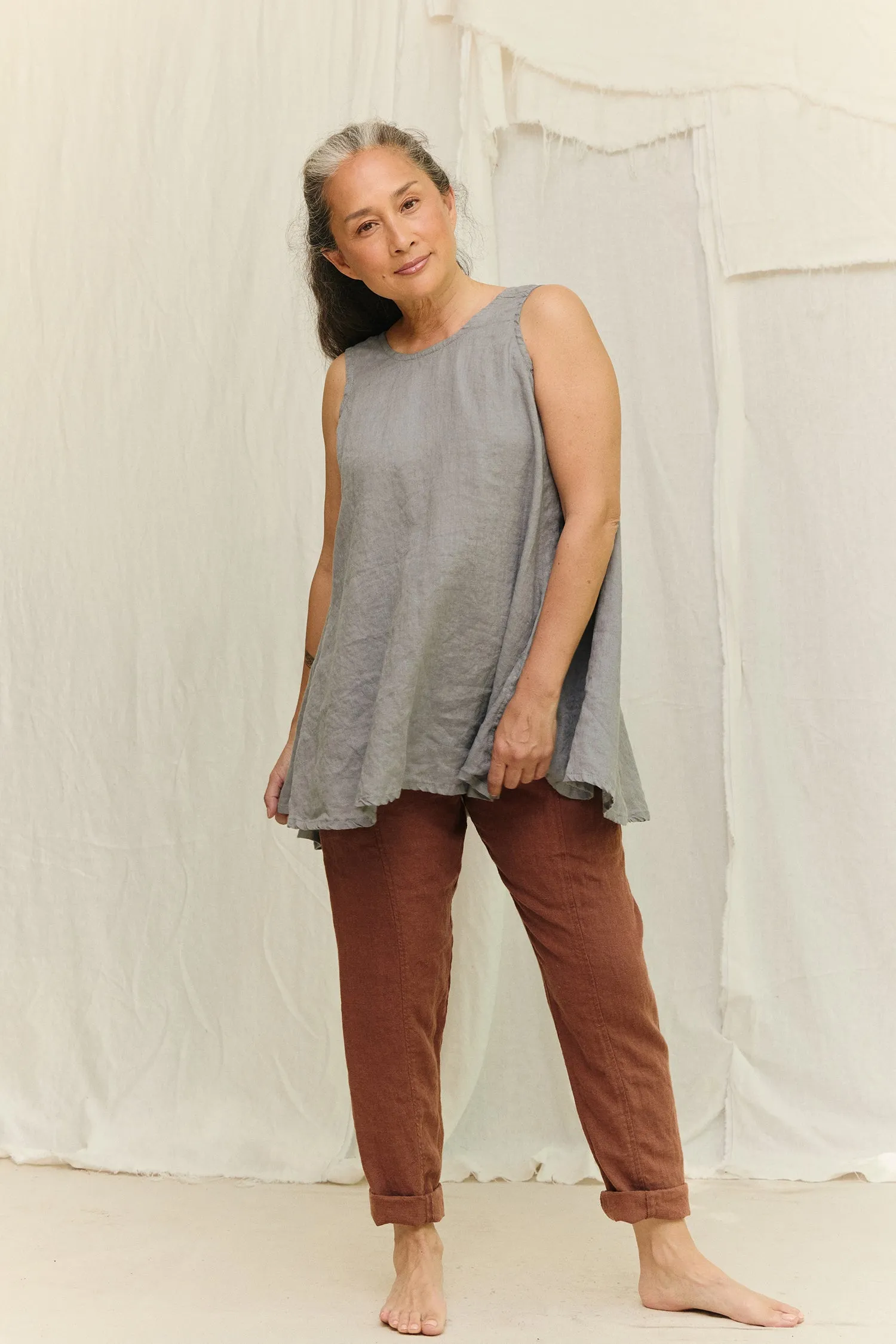 Harlow Tunic in Lightweight Linen sold by Elizabeth Suzann product image thumbnail 3