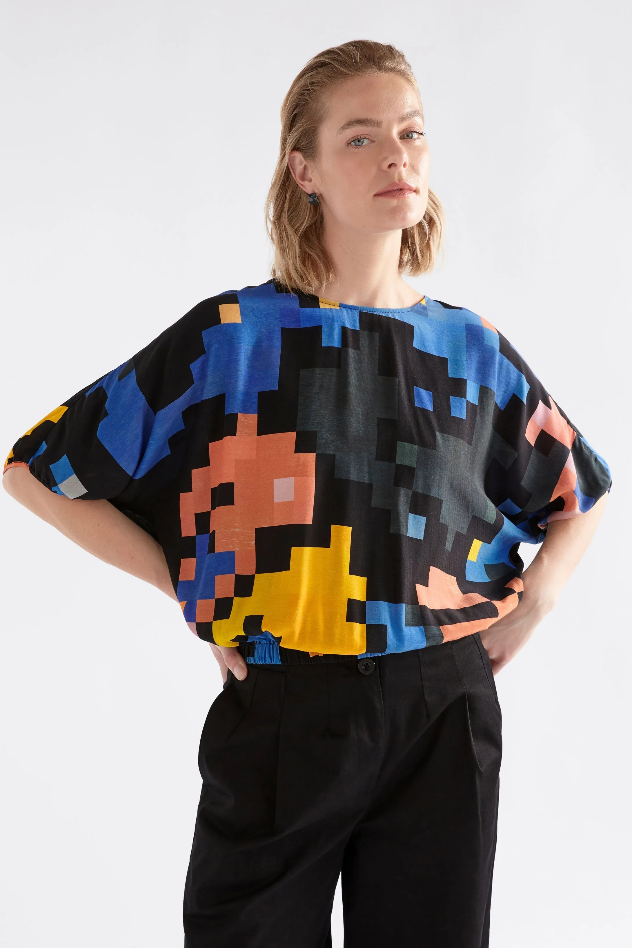 Moda Top sold by Elk