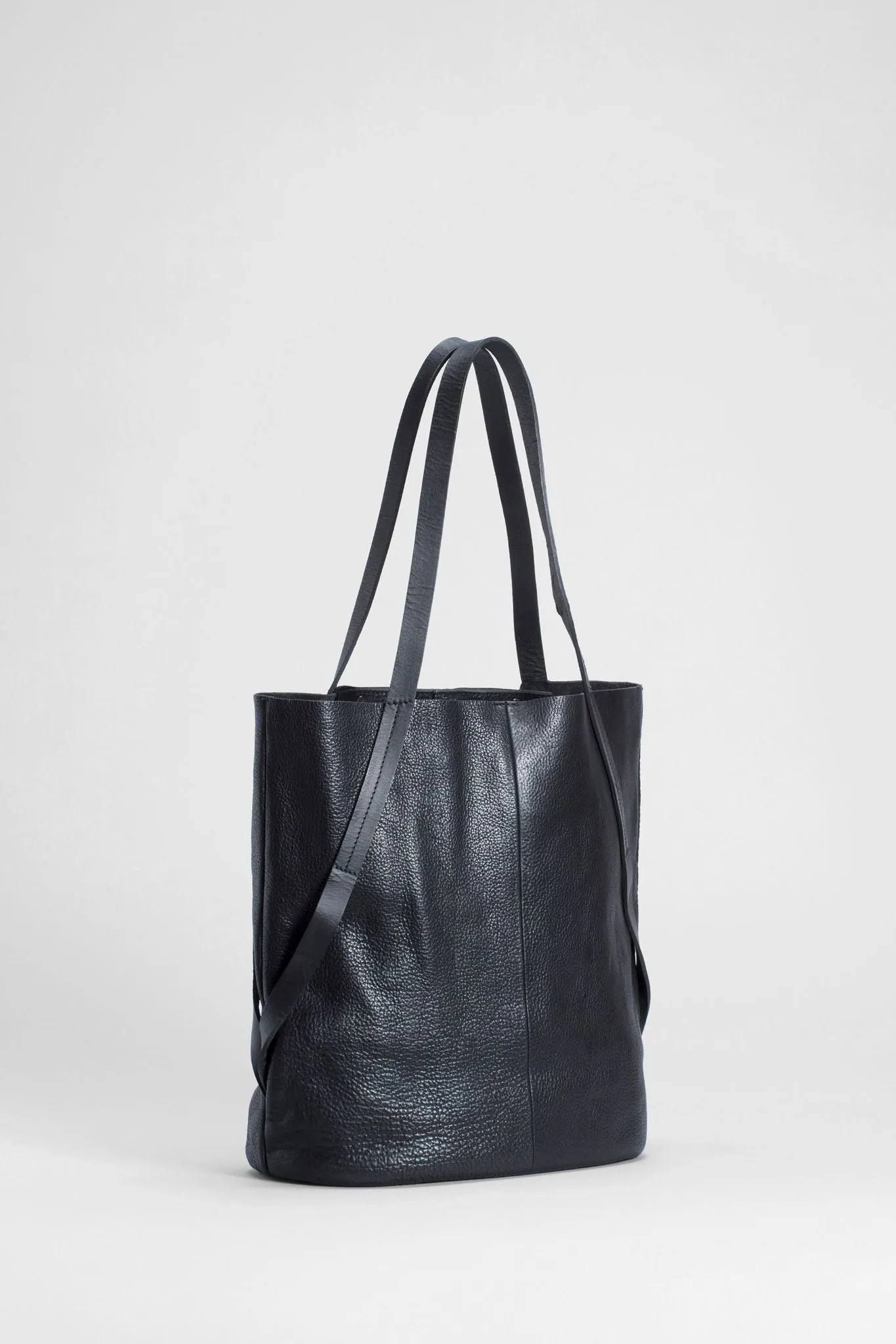 Nausta Large Bag sold by Elk