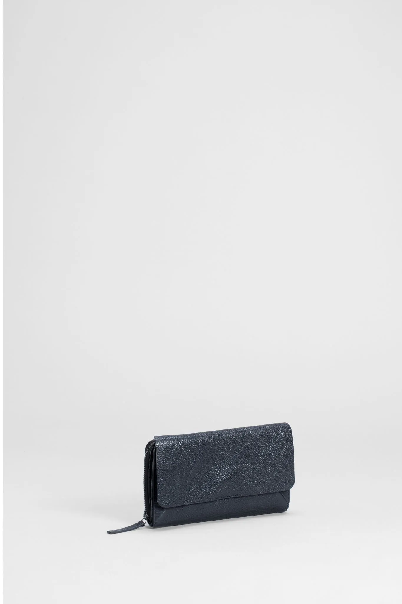 Nausta Wallet sold by Elk