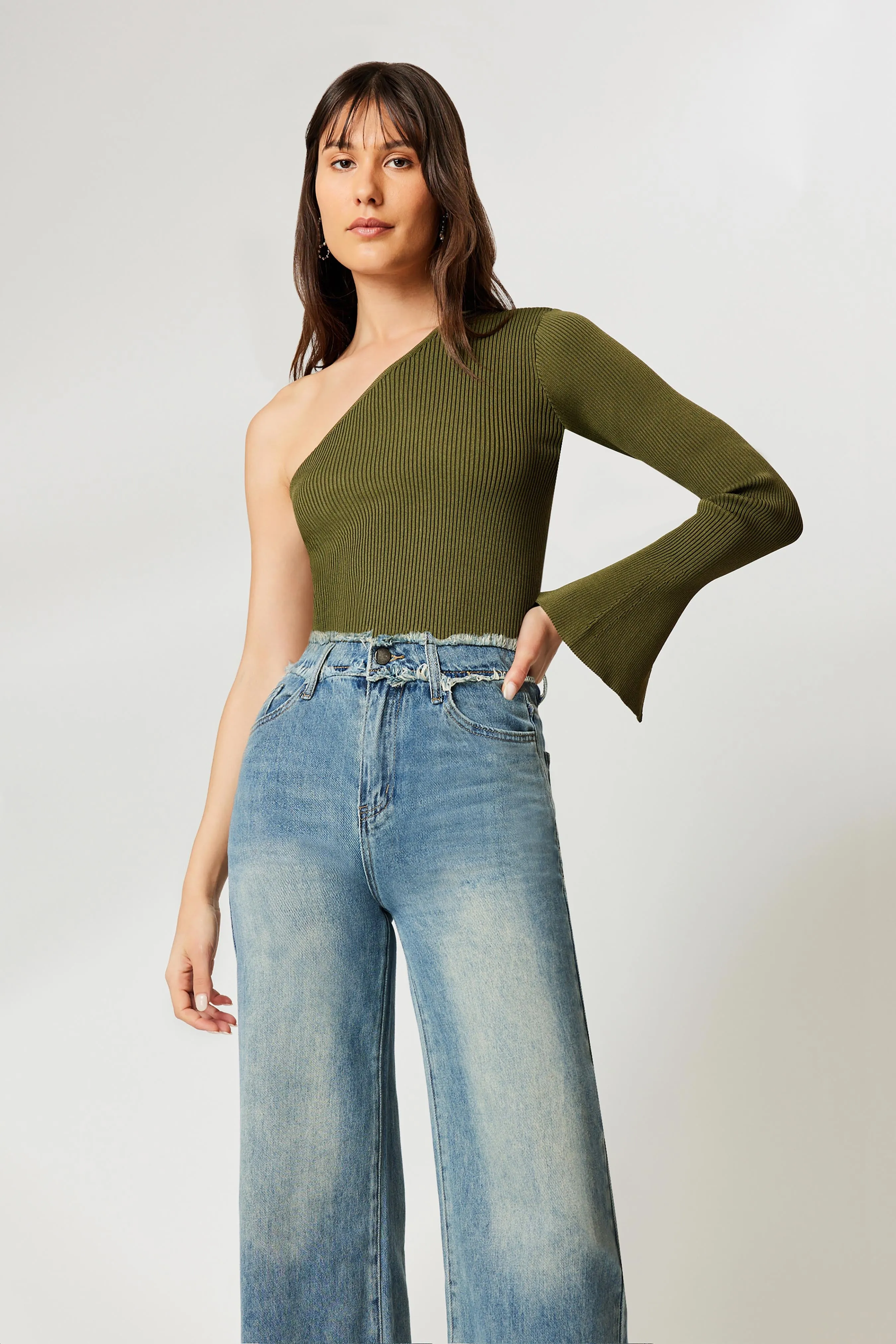 CURAAE Cataonia Top Black sold by Elliatt product image thumbnail 2