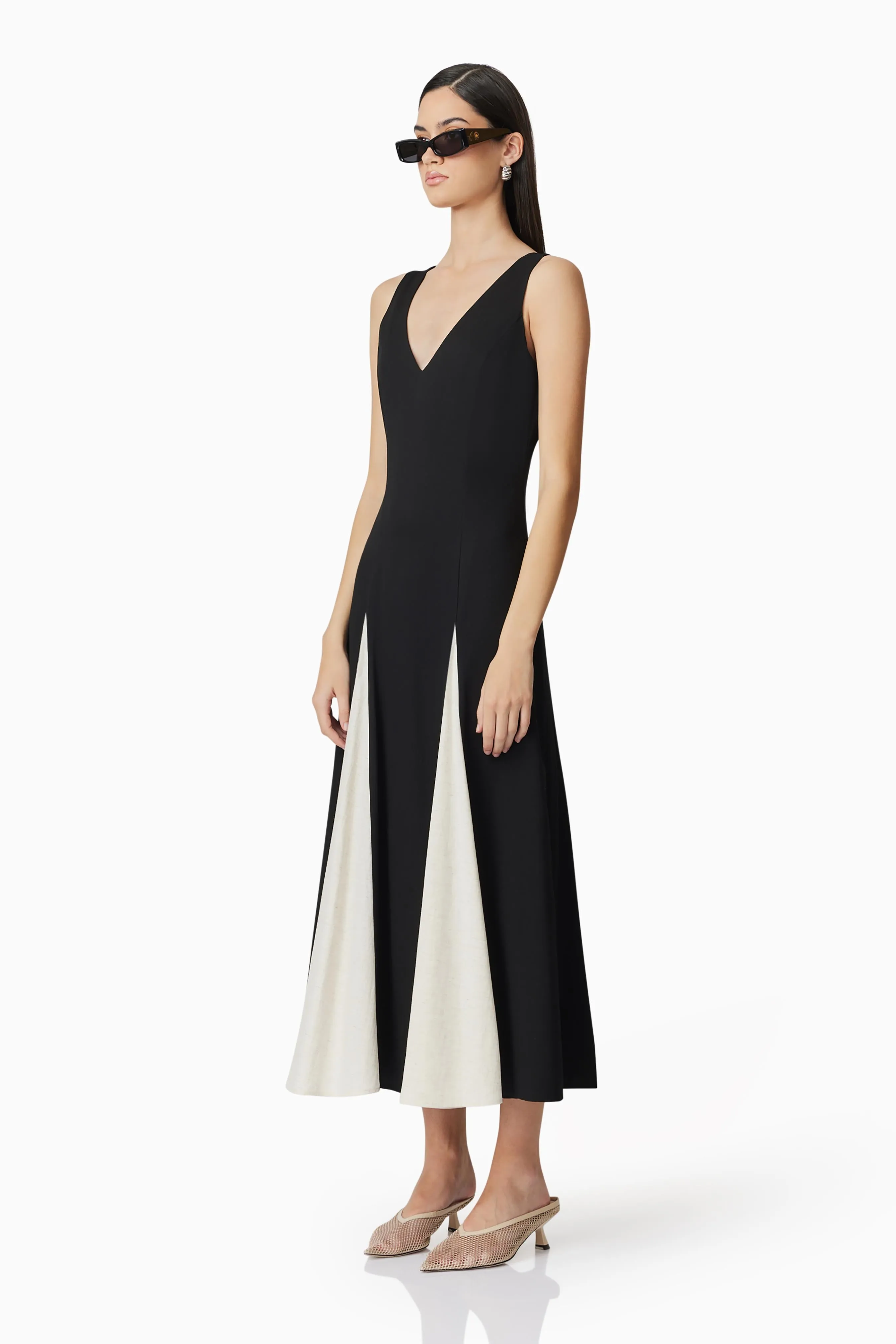 CURAAE Vera Midi Dress In Black & White sold by Elliatt product image thumbnail 2
