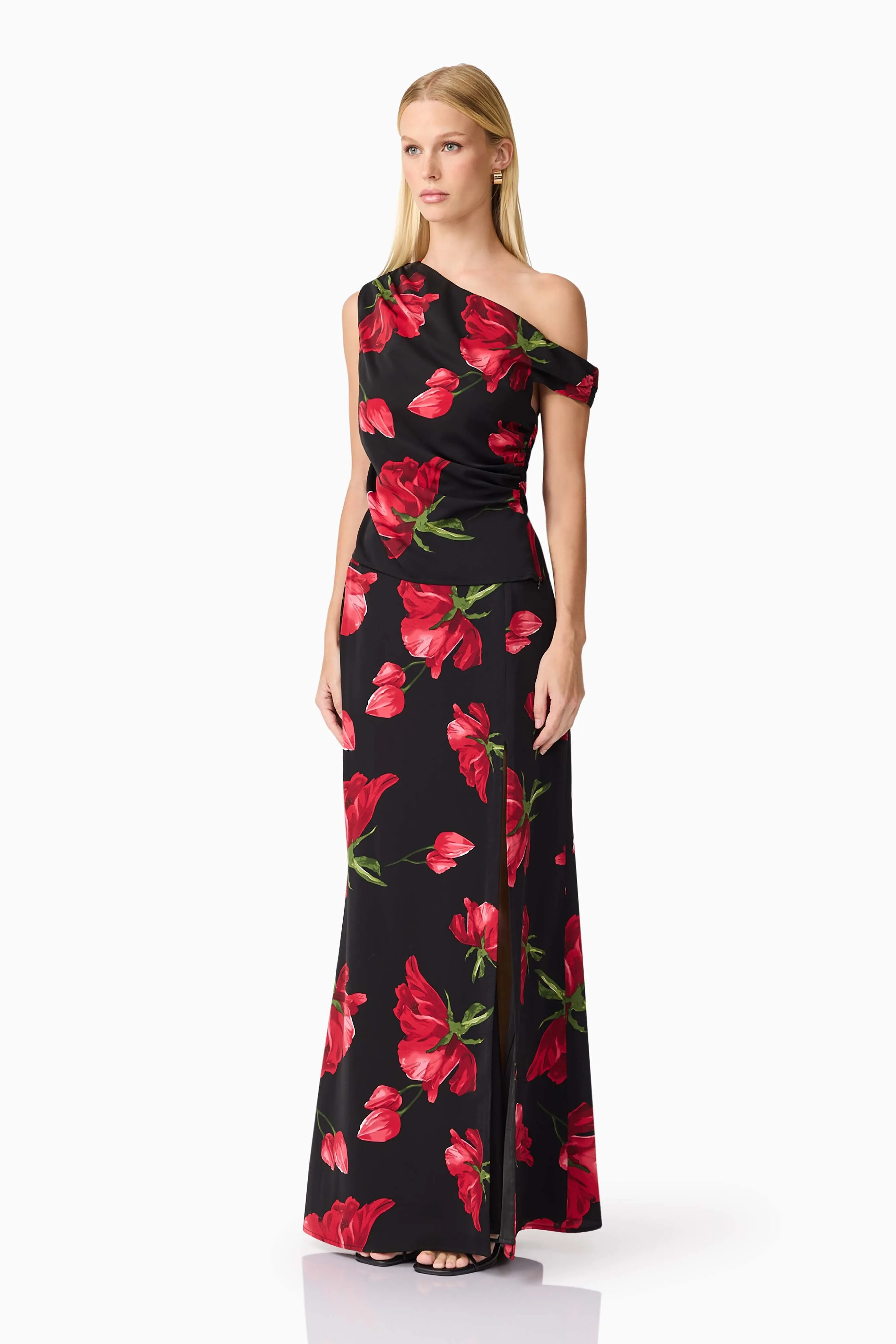 CURAAE Valetta Floral Set in Black & Red sold by Elliatt product image thumbnail 2