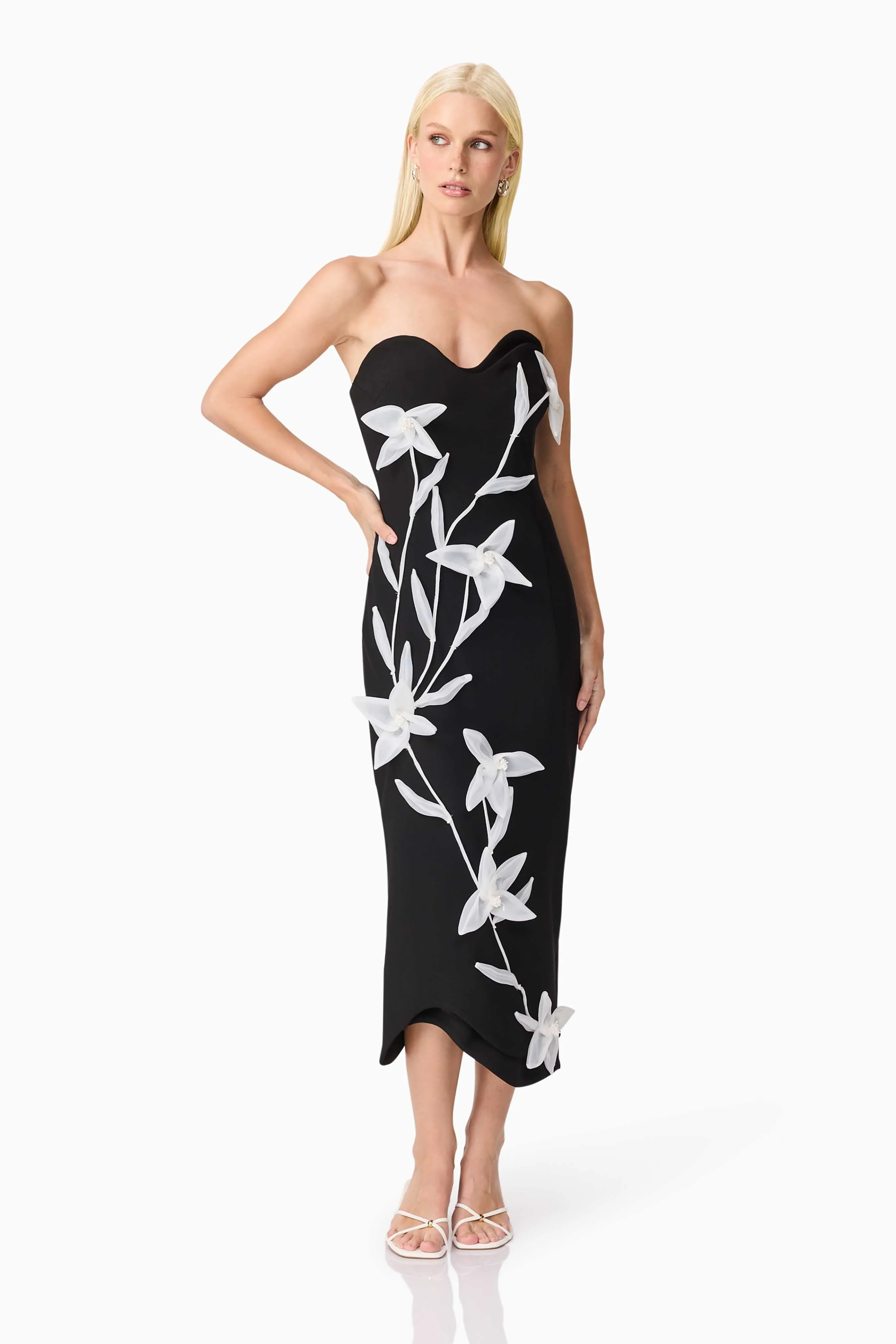 Ilaria Sweetheart Midi Dress in Black sold by Elliatt product image thumbnail 5