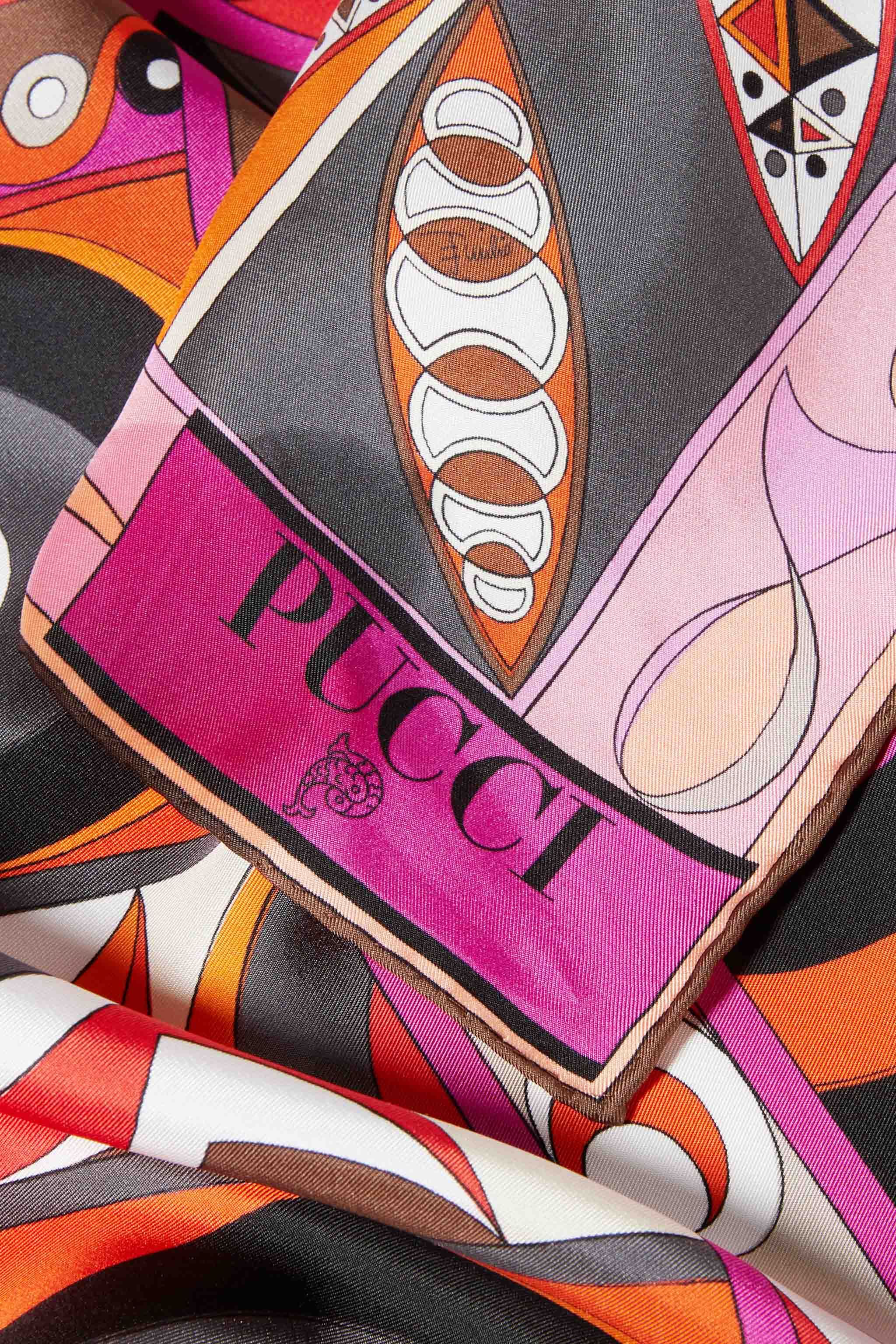 Carré grande in seta con stampe patchwork sold by Emilio Pucci product image thumbnail 3