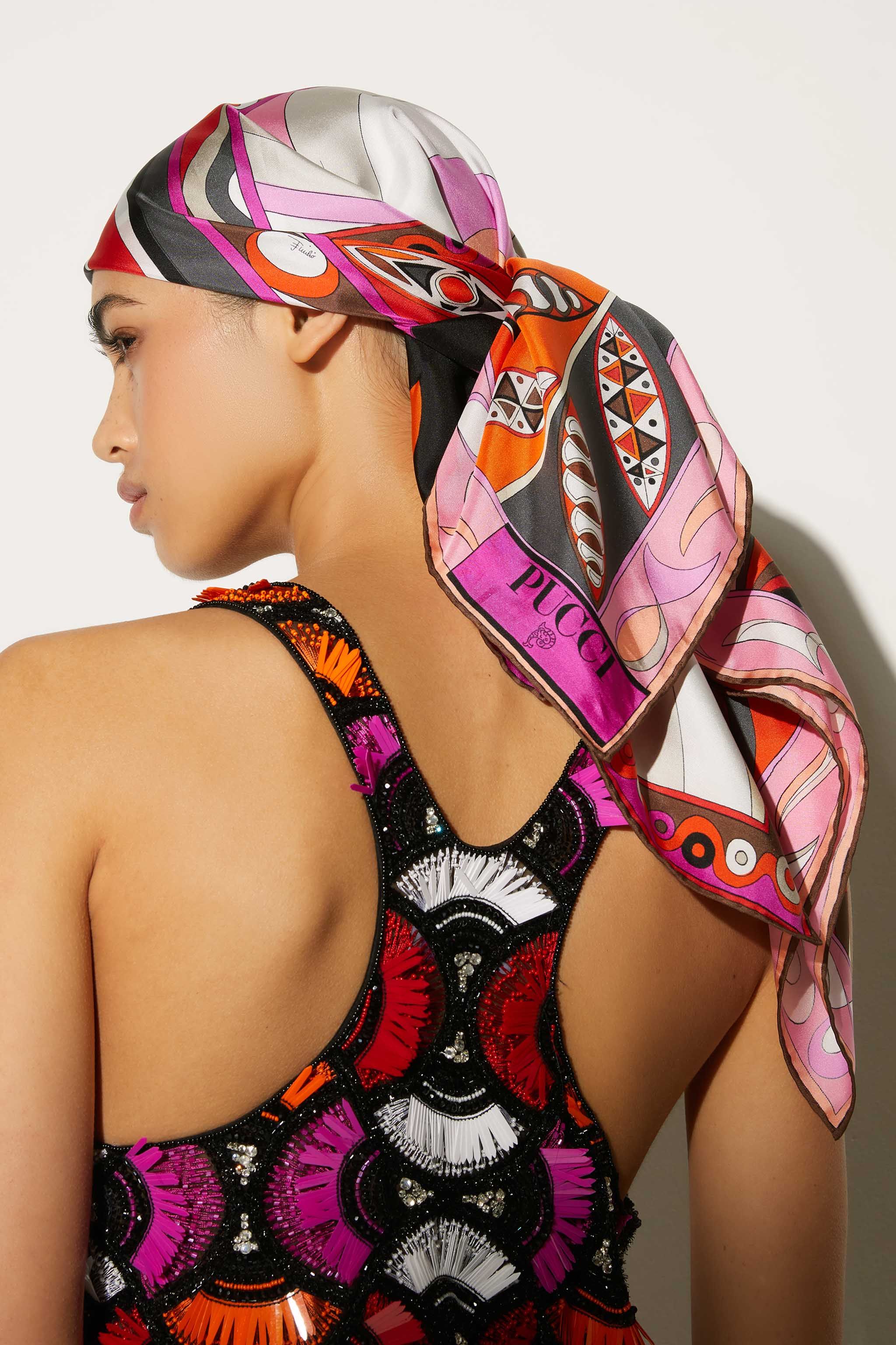 Carré grande in seta con stampe patchwork sold by Emilio Pucci product image thumbnail 2