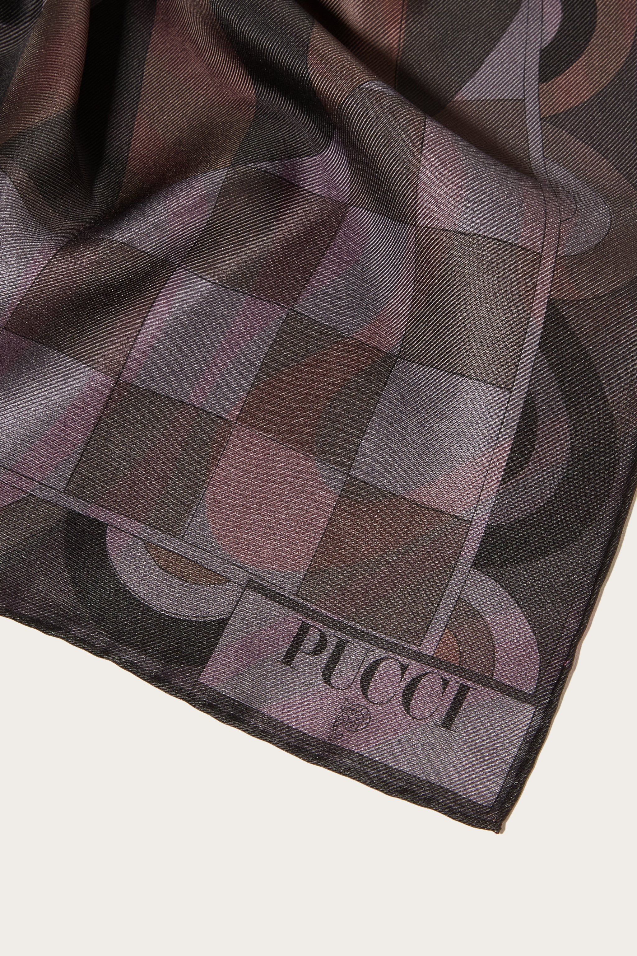 Carré grande in seta con stampe Giardino e Marmo sold by Emilio Pucci product image thumbnail 2