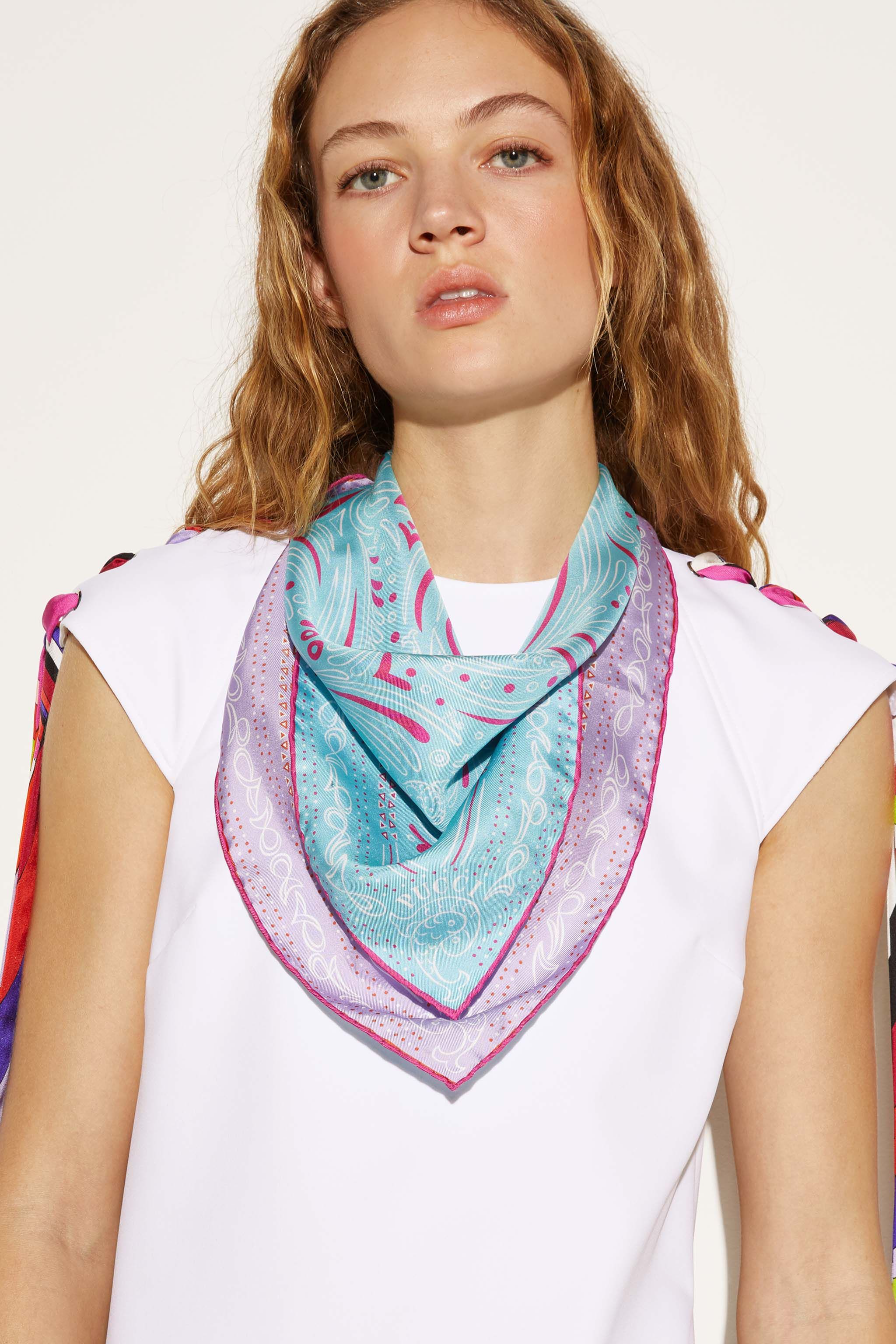 Carré piccolo in seta con stampa Bandana sold by Emilio Pucci product image thumbnail 2