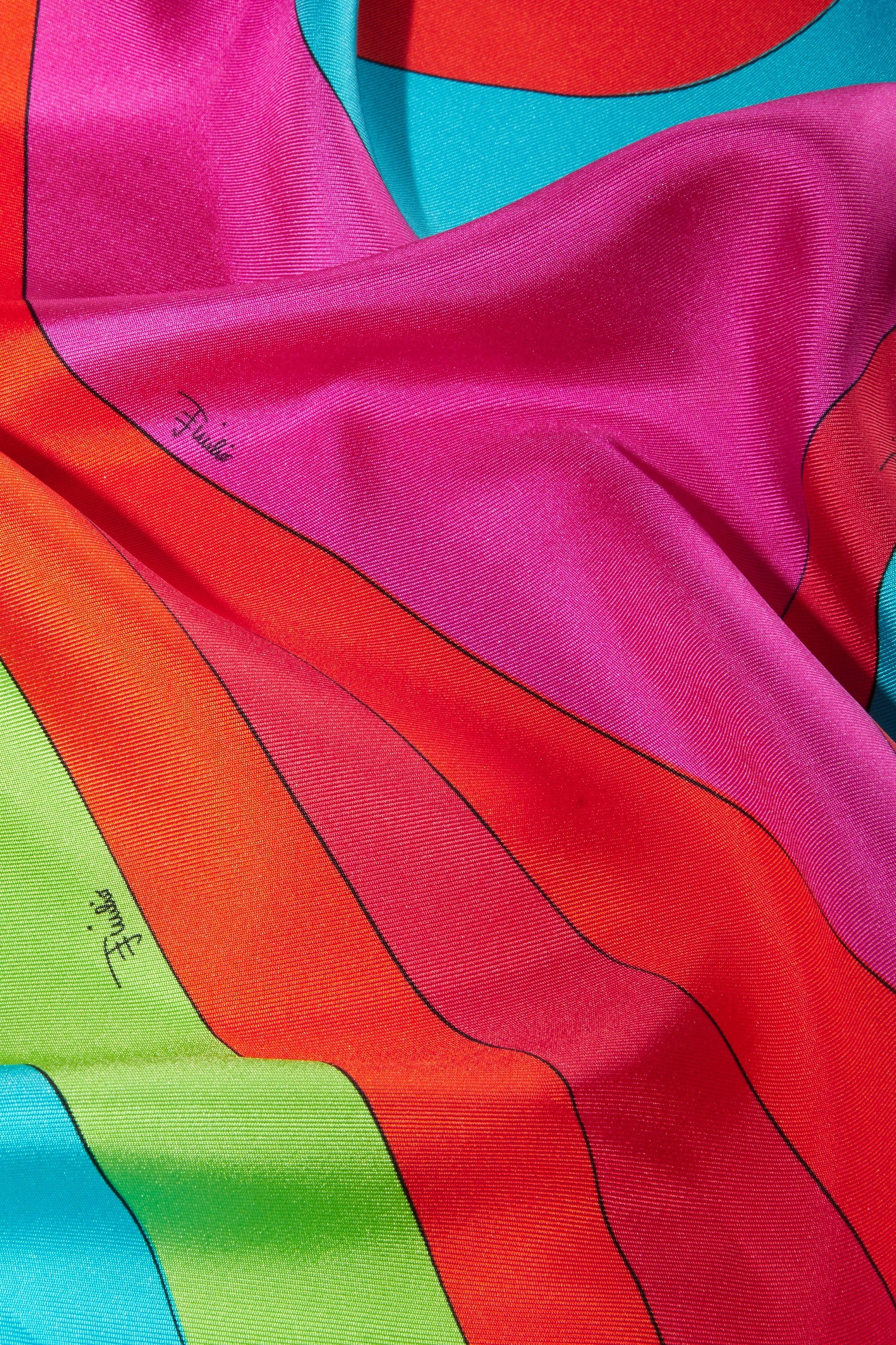 Carré grande in seta con stampa Cigni sold by Emilio Pucci product image thumbnail 4