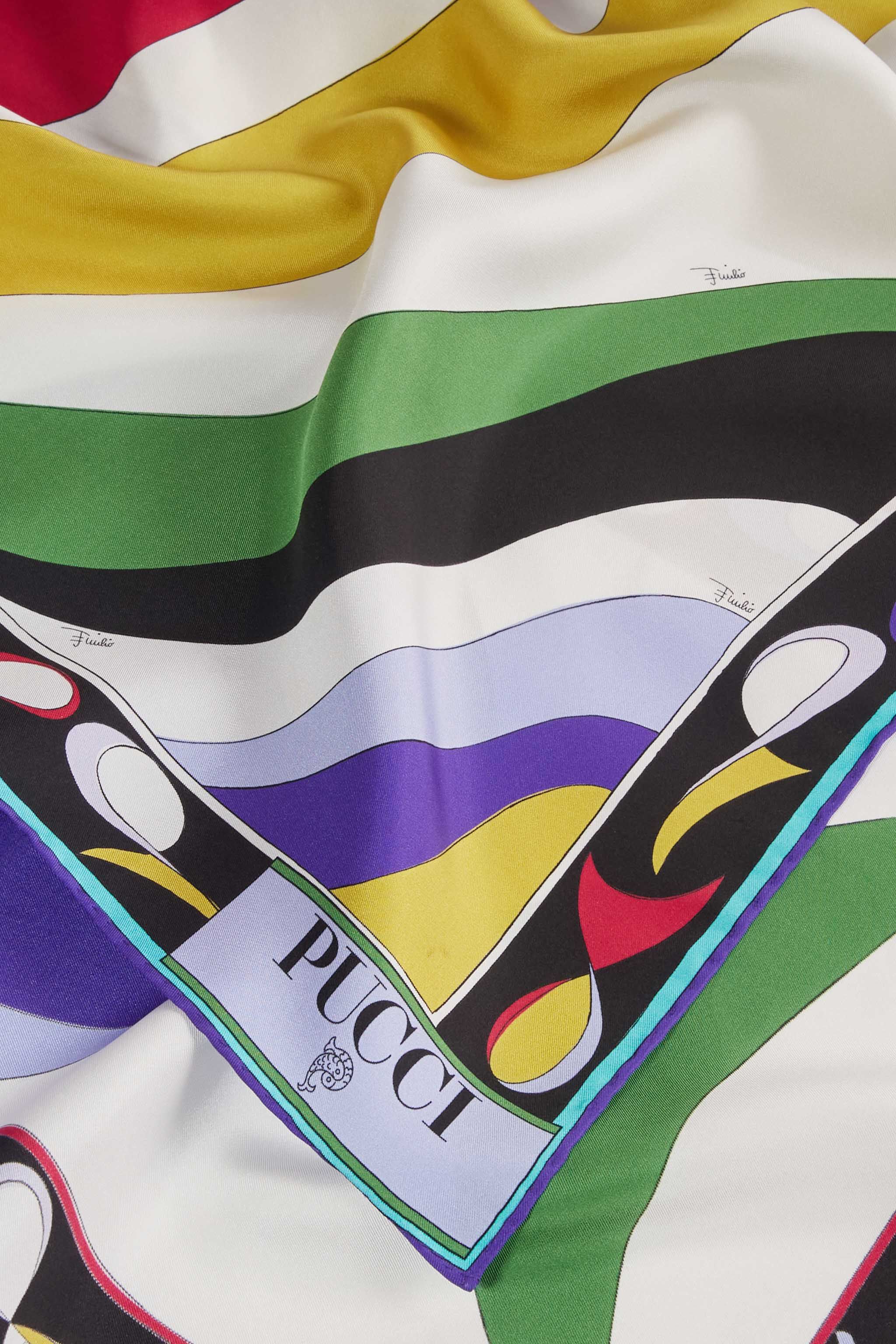 Carré grande in seta con stampa Pesci sold by Emilio Pucci product image thumbnail 3