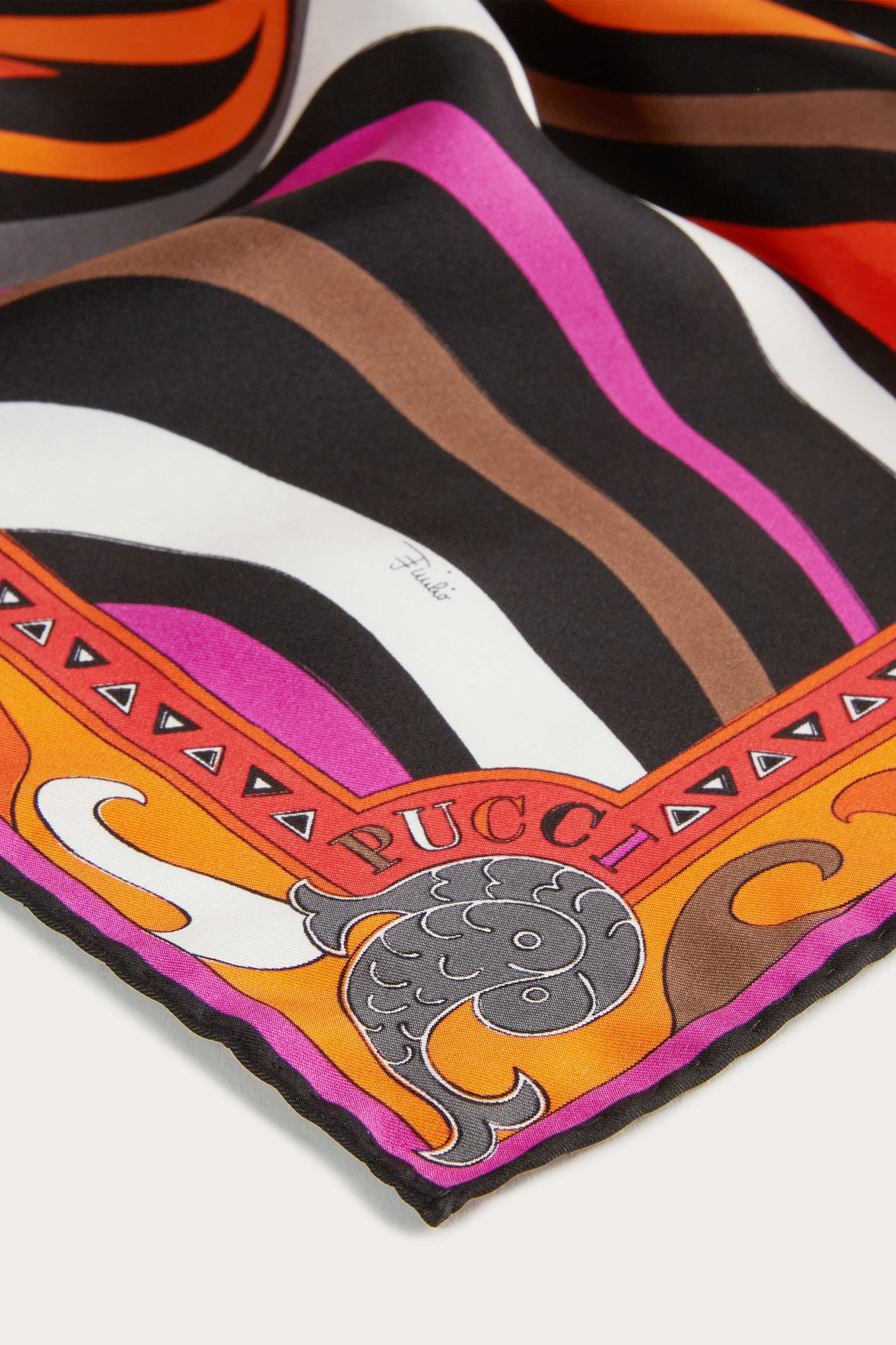 Carré grande in seta con stampa Marmo sold by Emilio Pucci product image thumbnail 3