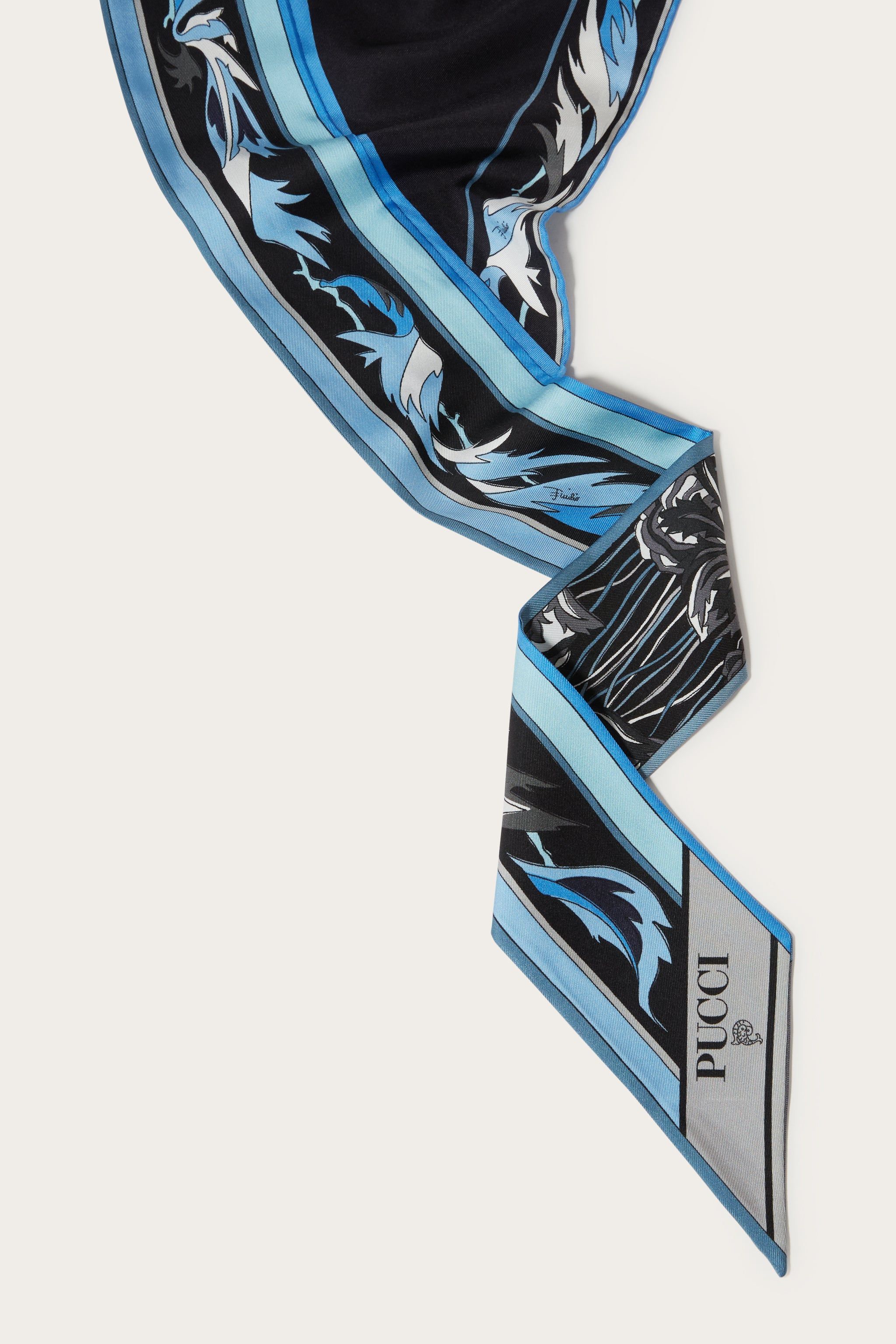 Foulard in seta con stampa Dalia sold by Emilio Pucci product image thumbnail 3