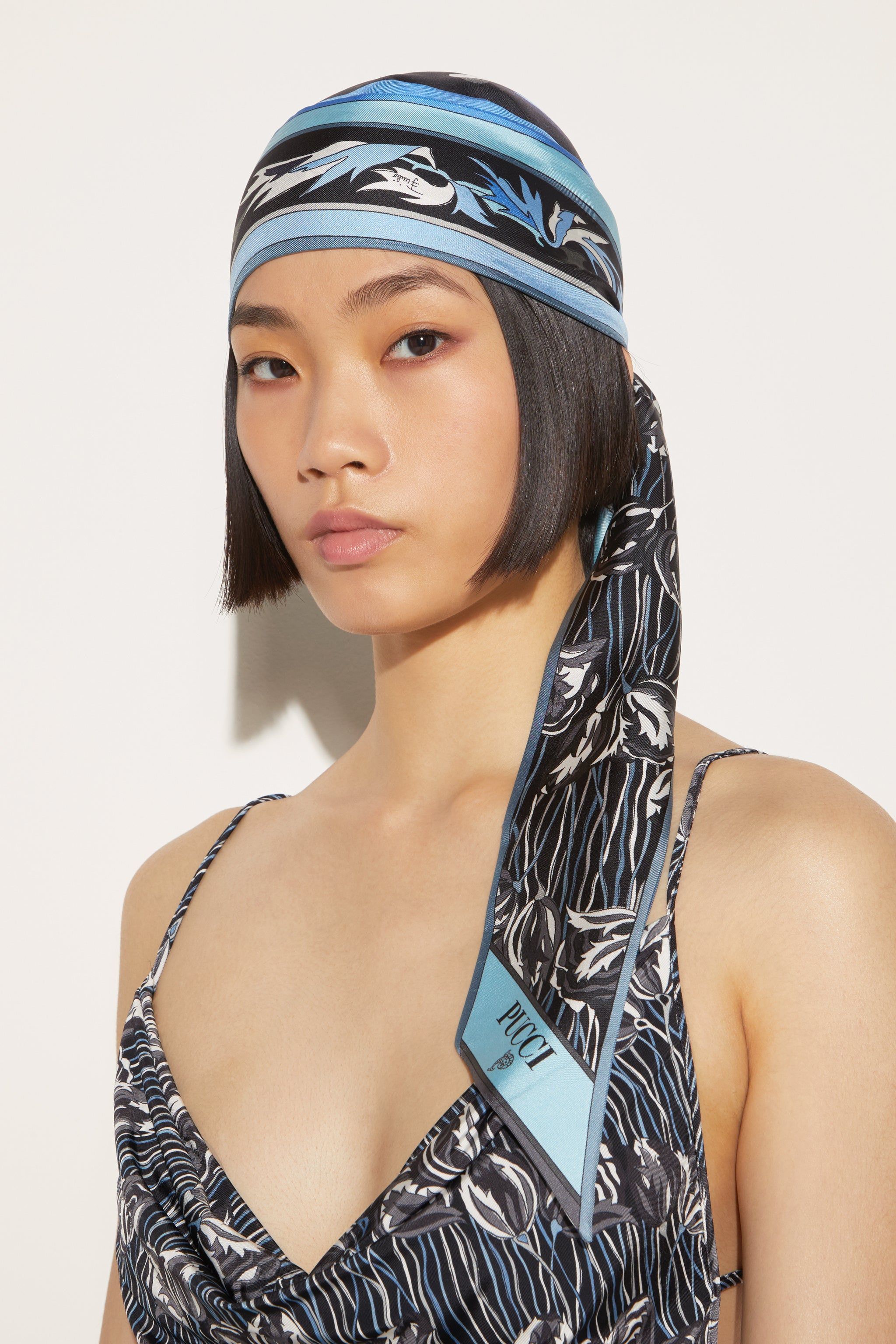 Foulard in seta con stampa Dalia sold by Emilio Pucci product image thumbnail 2