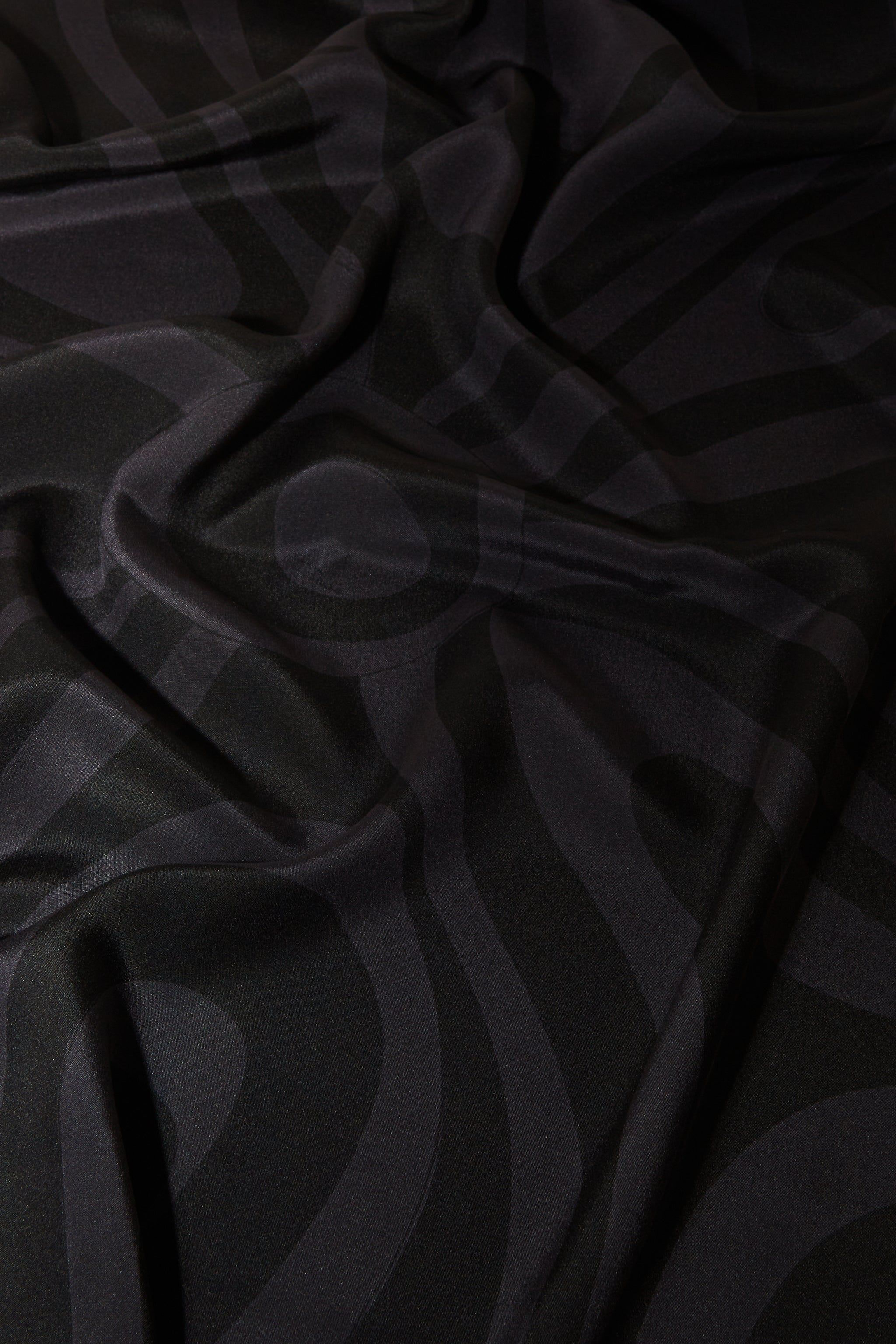 Hijab in seta con stampe Marmo e Pesci sold by Emilio Pucci product image thumbnail 3