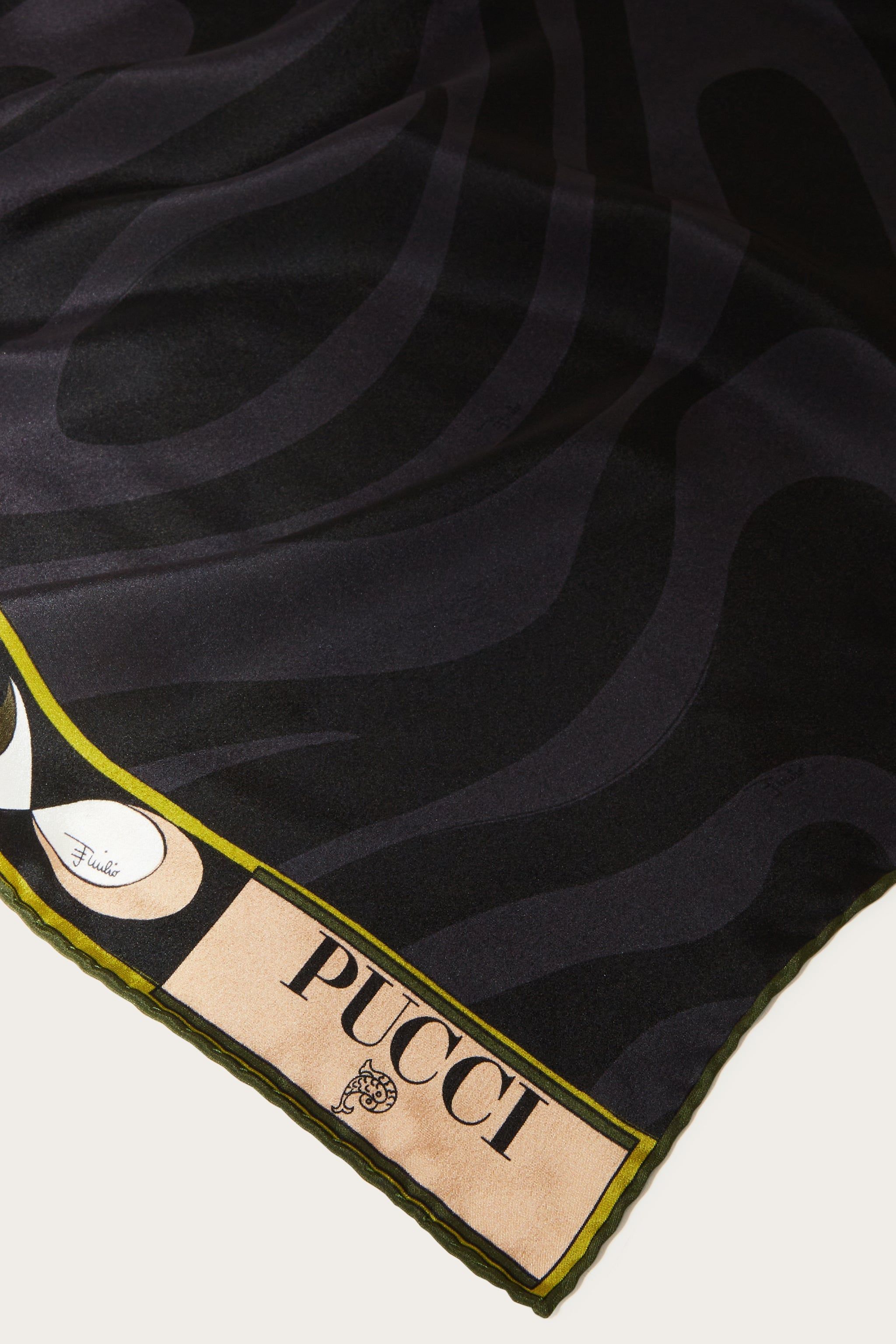 Hijab in seta con stampe Marmo e Pesci sold by Emilio Pucci product image thumbnail 2