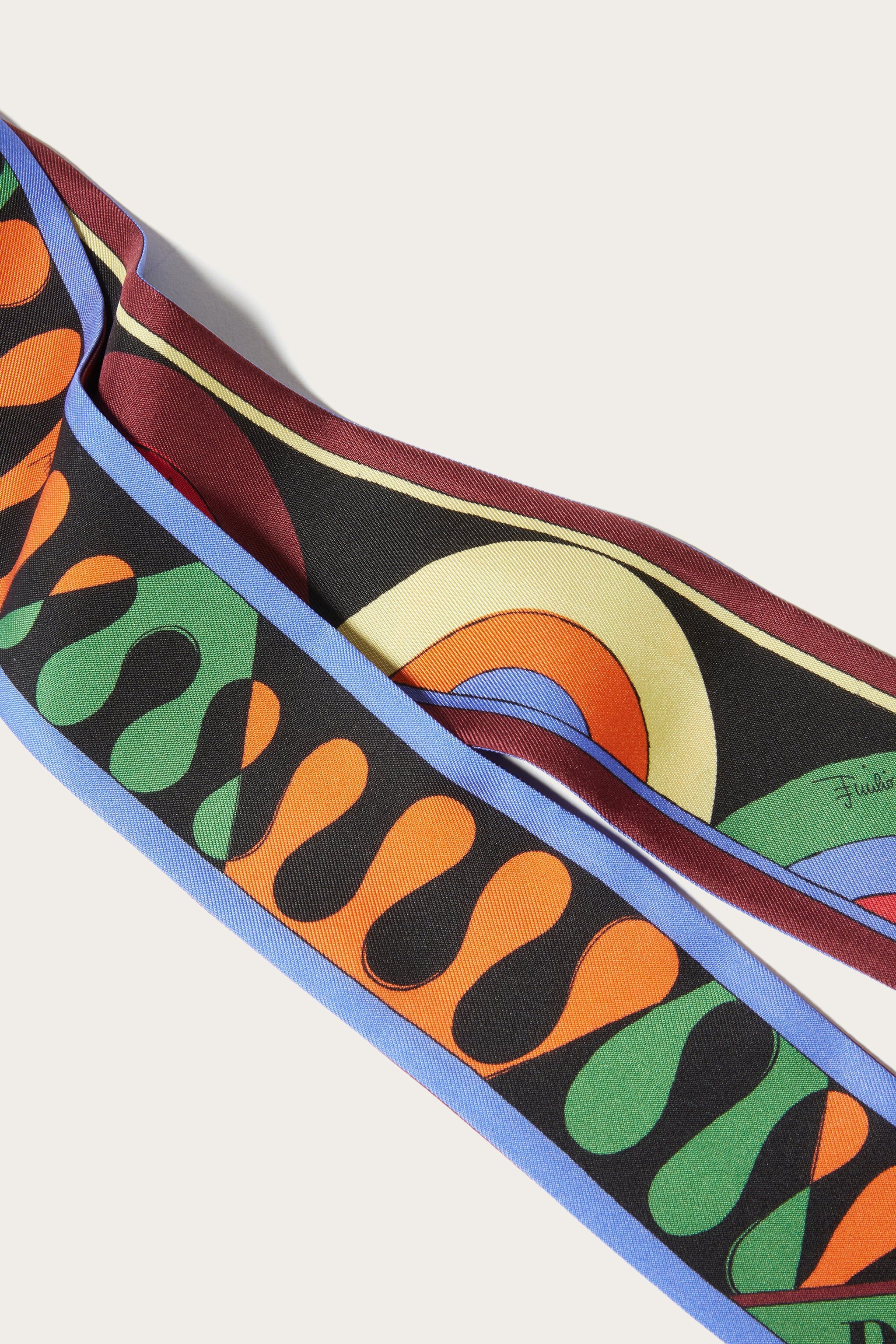 Foulard in seta con stampe Onde e Leocorno sold by Emilio Pucci product image thumbnail 3